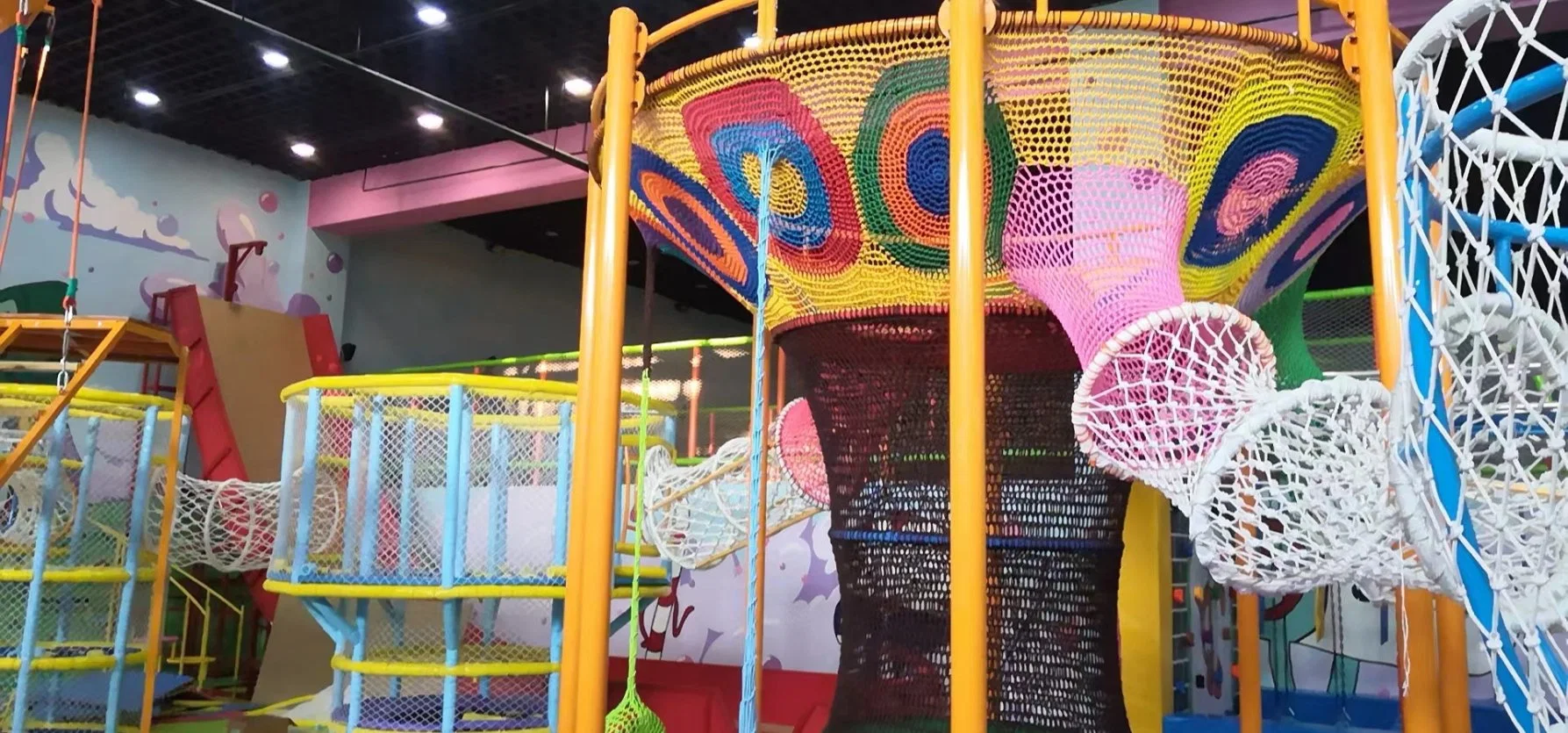 Expand The Indoor Playground Equipment Such as Climbing Nets and Climbing Rainbow Trees