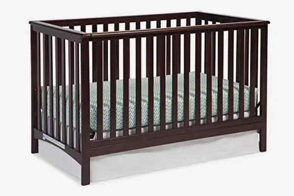 Popular Nontoxic Nursery Daycare Solid Wooden Baby Crib