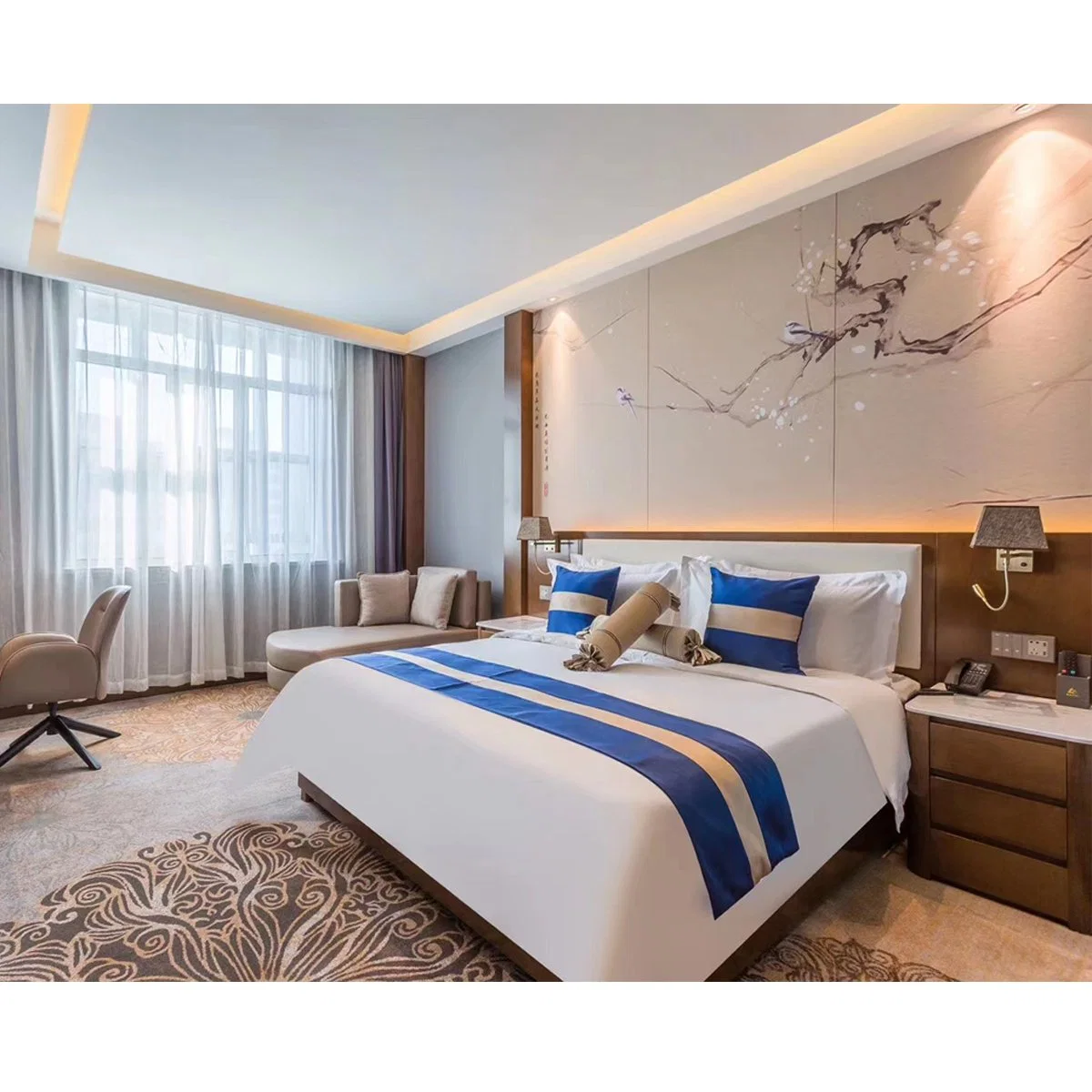 Quality Hampton Inn Economy Holiday Hotel com cama de casal e quarto branco Mobiliário