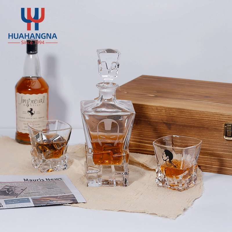 Cristal de roca grande decantador de Whiskey y vasos de whisky bourbon en Premium Caja de madera de regalo