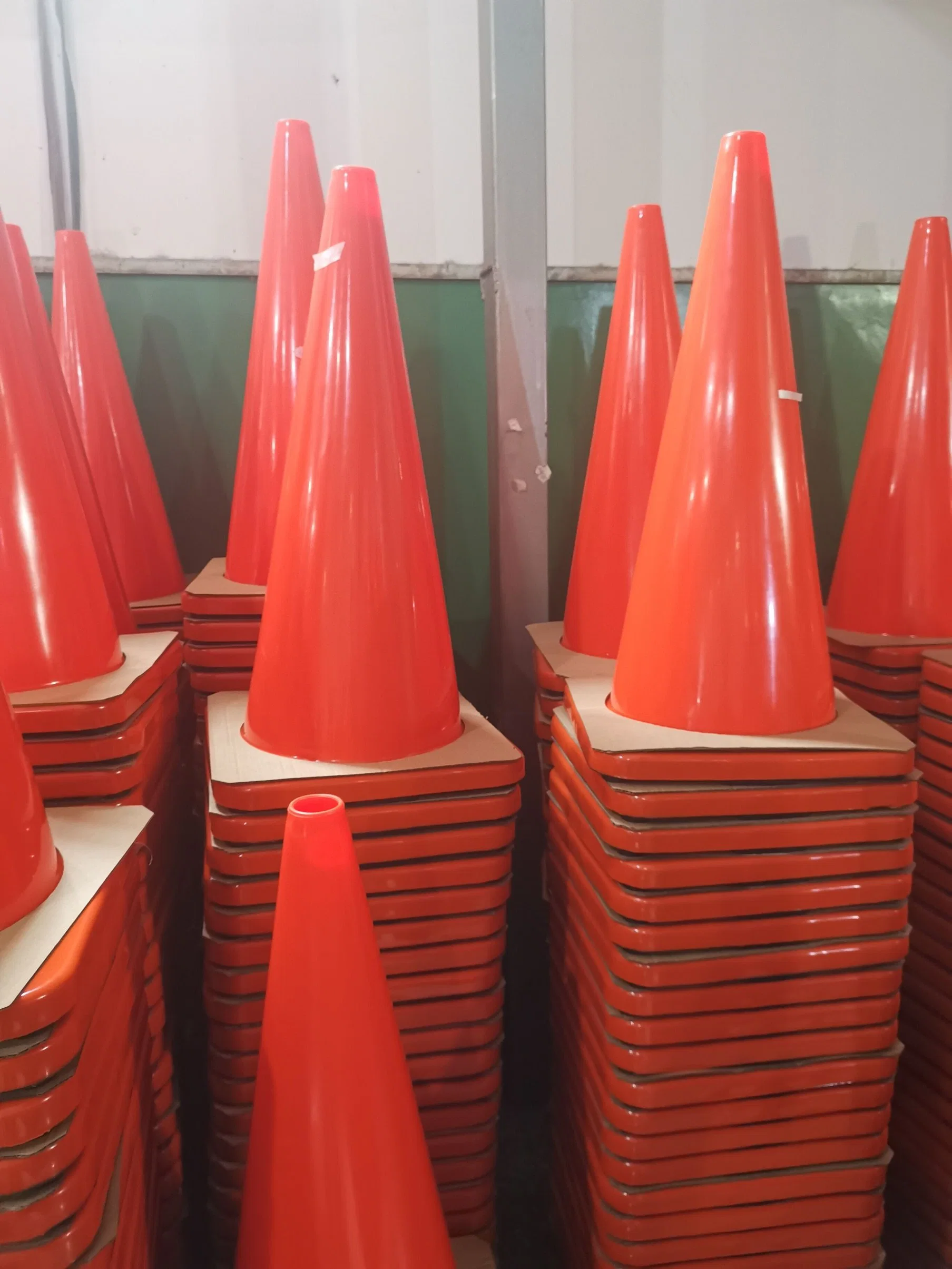 Beijing Roadsafe 28"/70cm Cheap Traffic Safety Reflective Flexible PVC Orange Cone