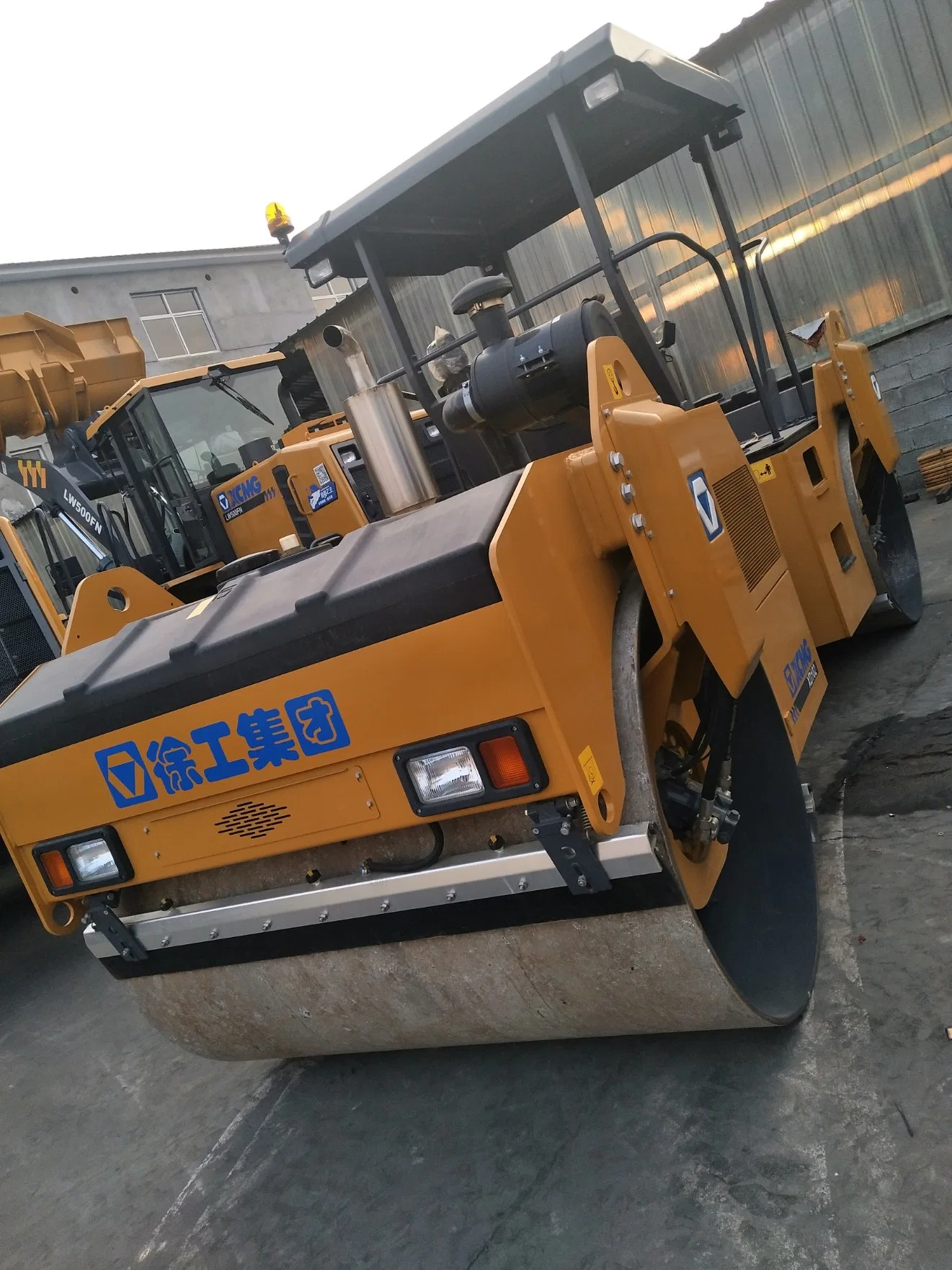 China Xd82 8 Ton Double Drum Road Rollers Compactor Machine