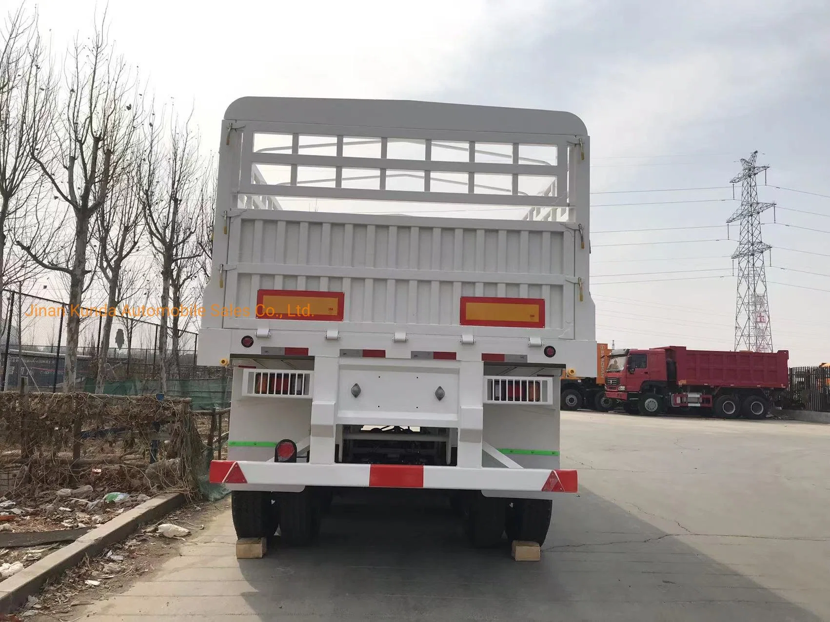 30 40 50 Tons 3 Axles Bulk Fence Stake Semi Trailer Cargo Transport Truck for Sale