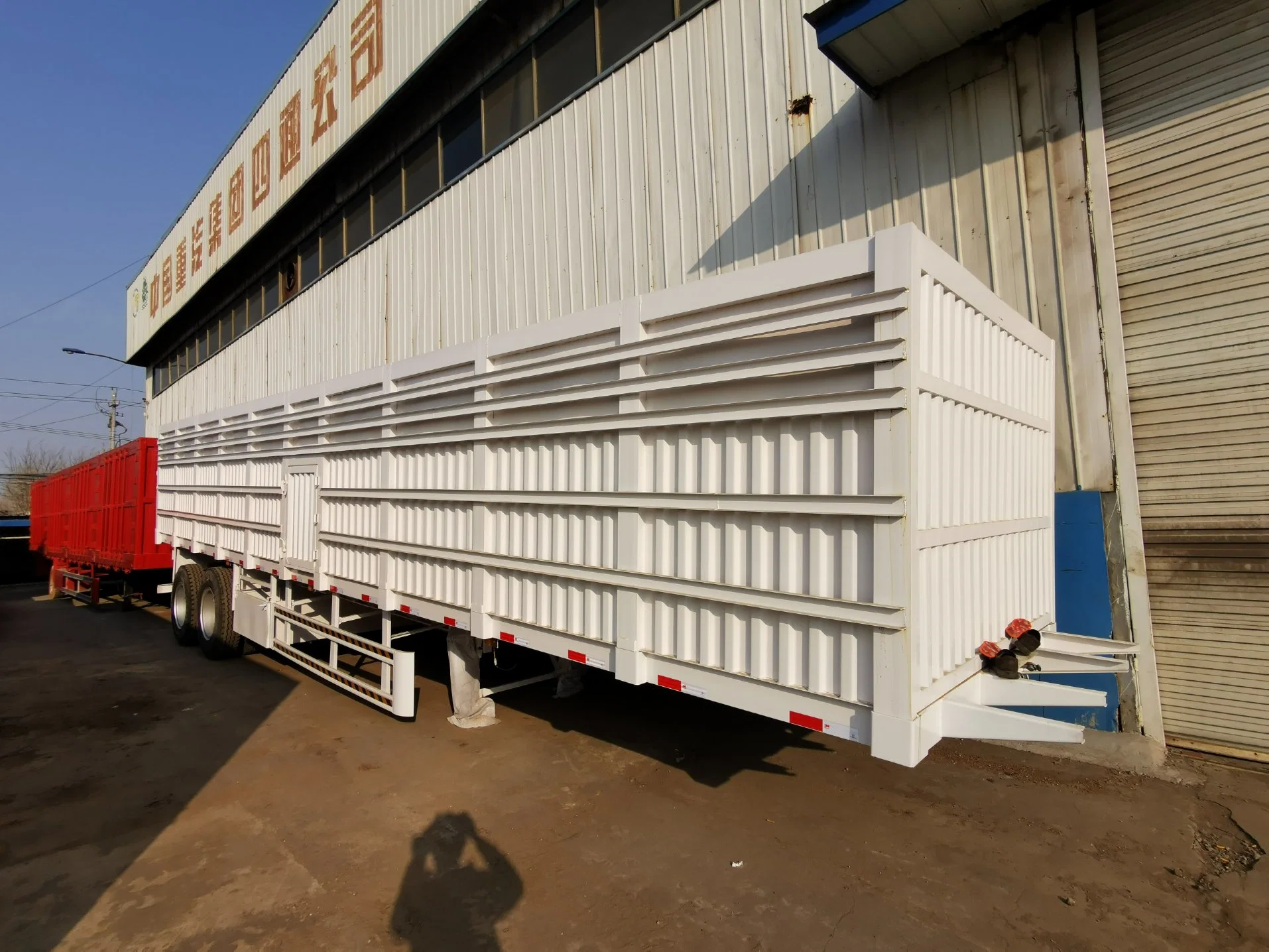 Van Semi-Trailer fabricado en China productos de venta directa de fábrica son baratos y el uso de la suspensión de aire