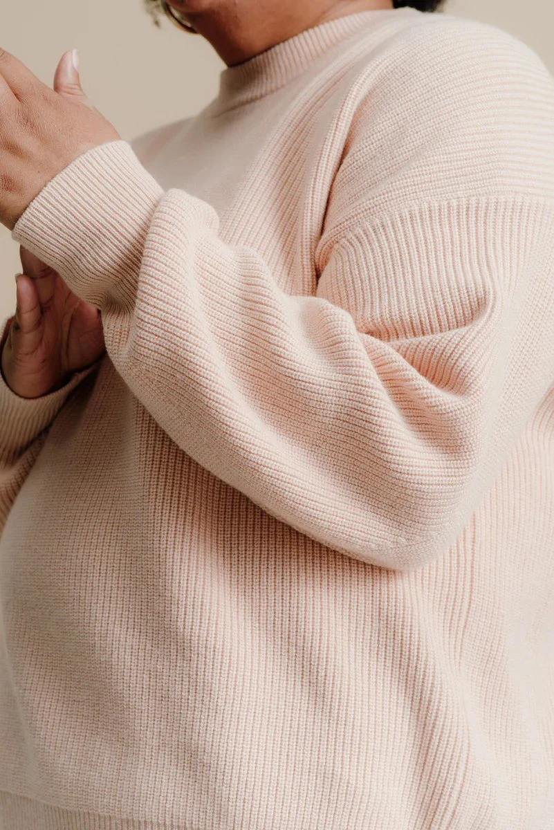 Crew Neck Long Sleeves Light Pink Sweater in Plus Size