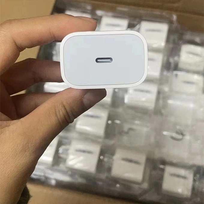 شعار مخصص يقبل شاحن الهاتف المحمول عالي الجودة USB-C بقدرة 20 واط محول الطاقة شاحن سريع التوصيل من الاتحاد الأوروبي لـ iPhone14 13 12 PRO بحد أقصى