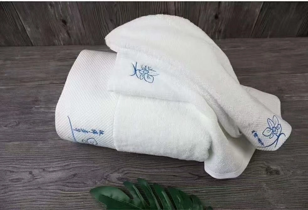 Face Towel with Hotel Amenities for Hotel Room Using