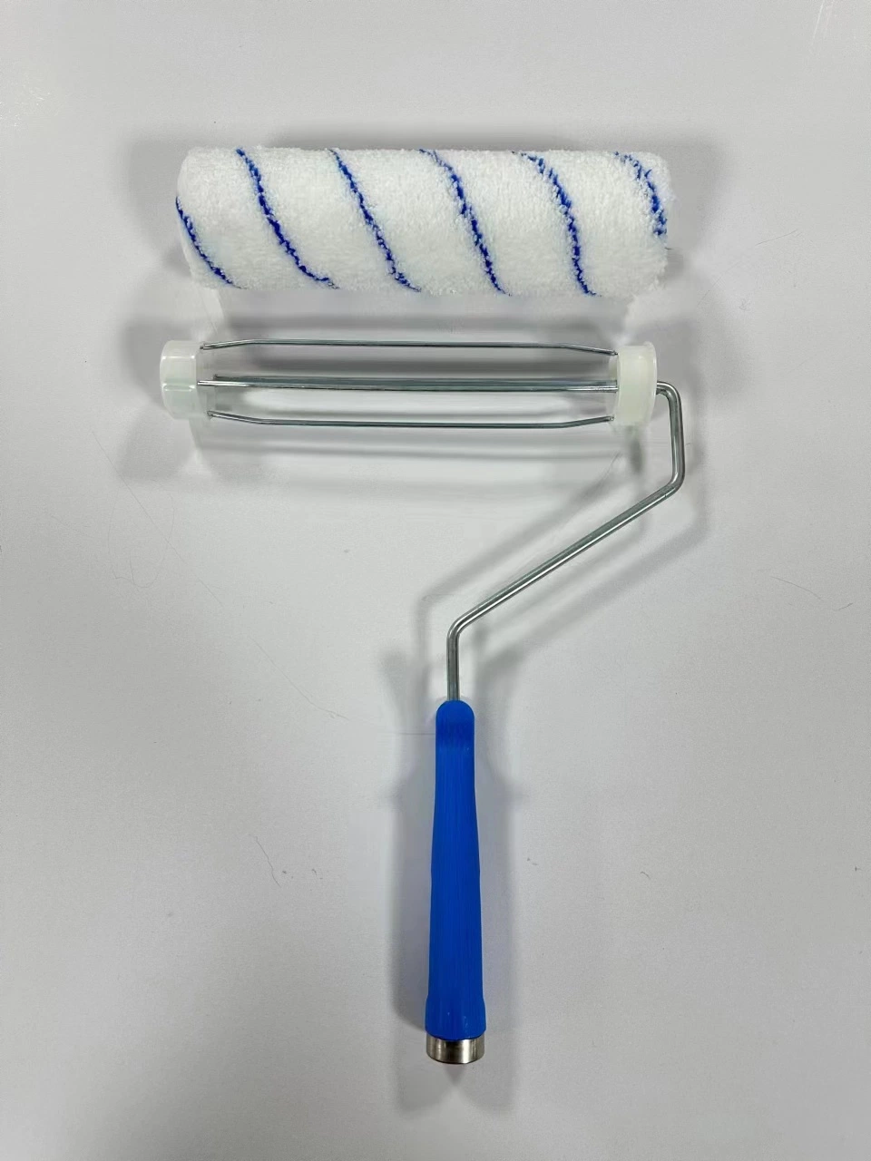 Échantillon gratuit motif populaire rouleau à peindre brosse avec poignée en plastique pour l'outil de peinture La peinture de la chambre