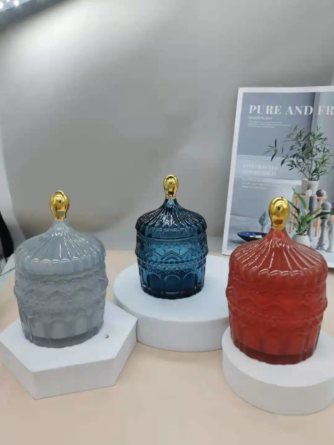 Wholesale/Supplier High Quantity Colored Glass Candle Holder for Home Decoration