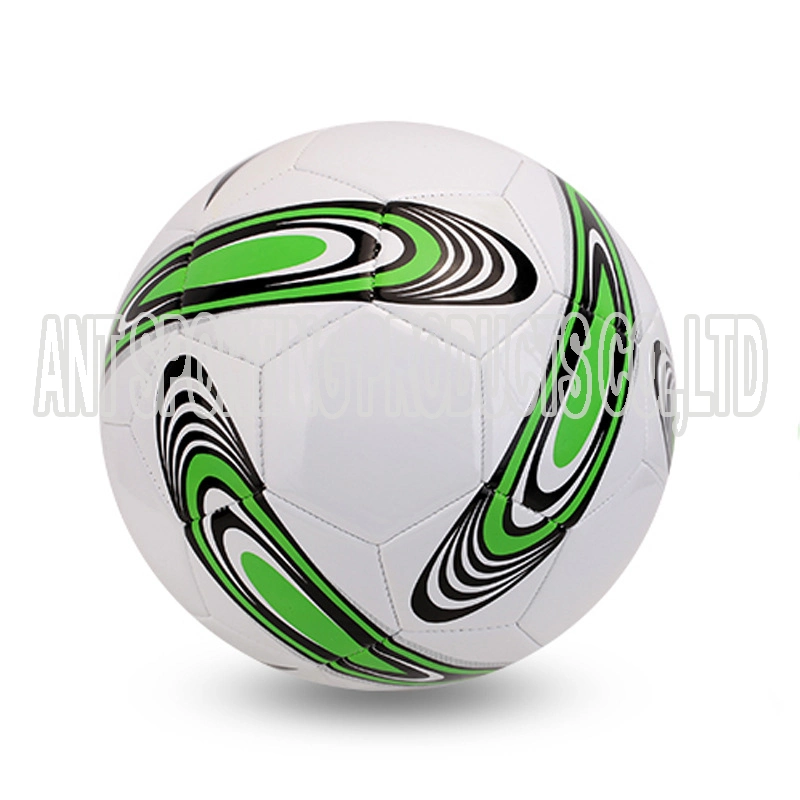 Nouveau design de ballon de football cadeau en PVC brillant.