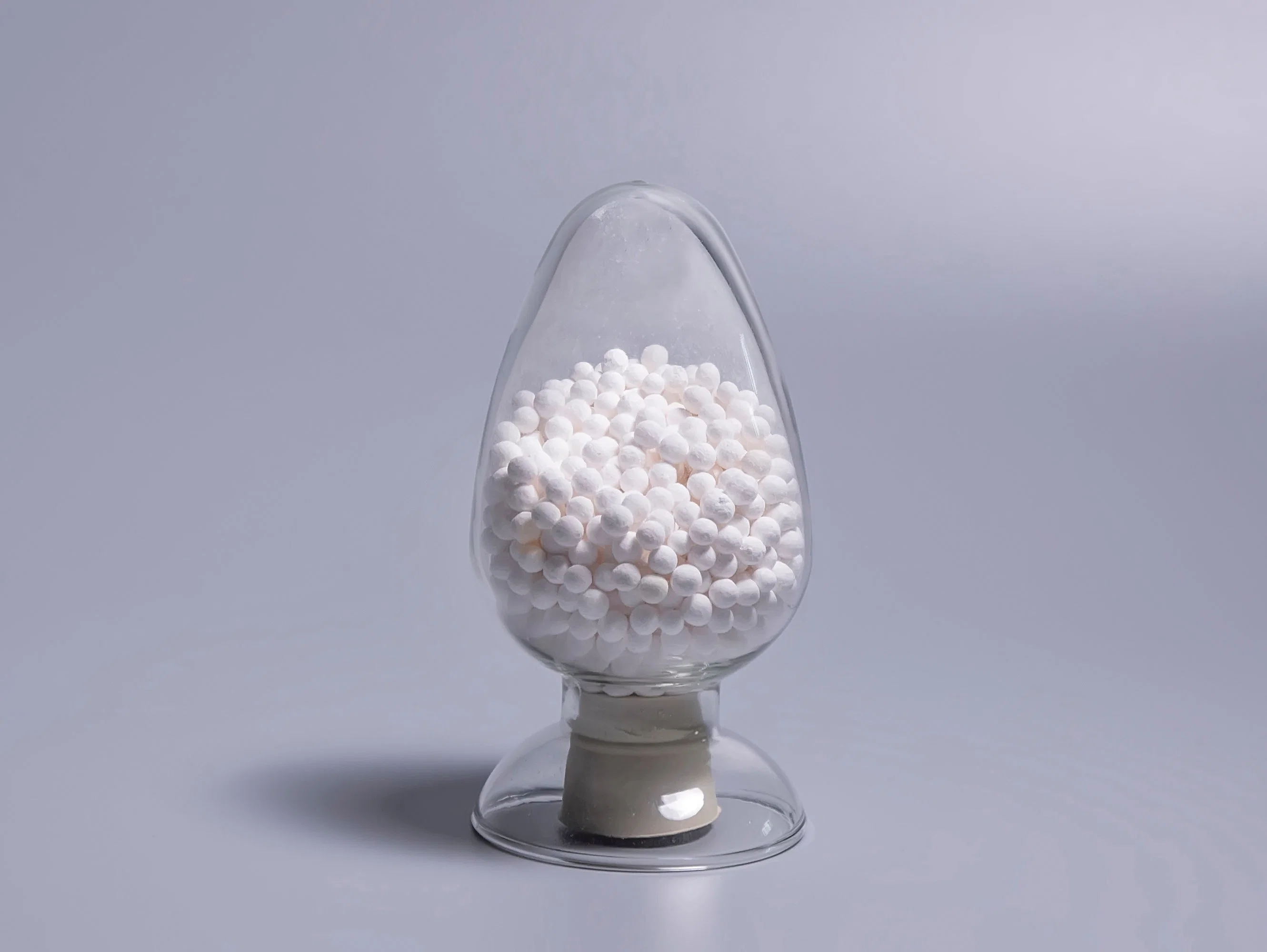 Активированный алюминиевый шар для каталитического нейтрализатора нефтехимии