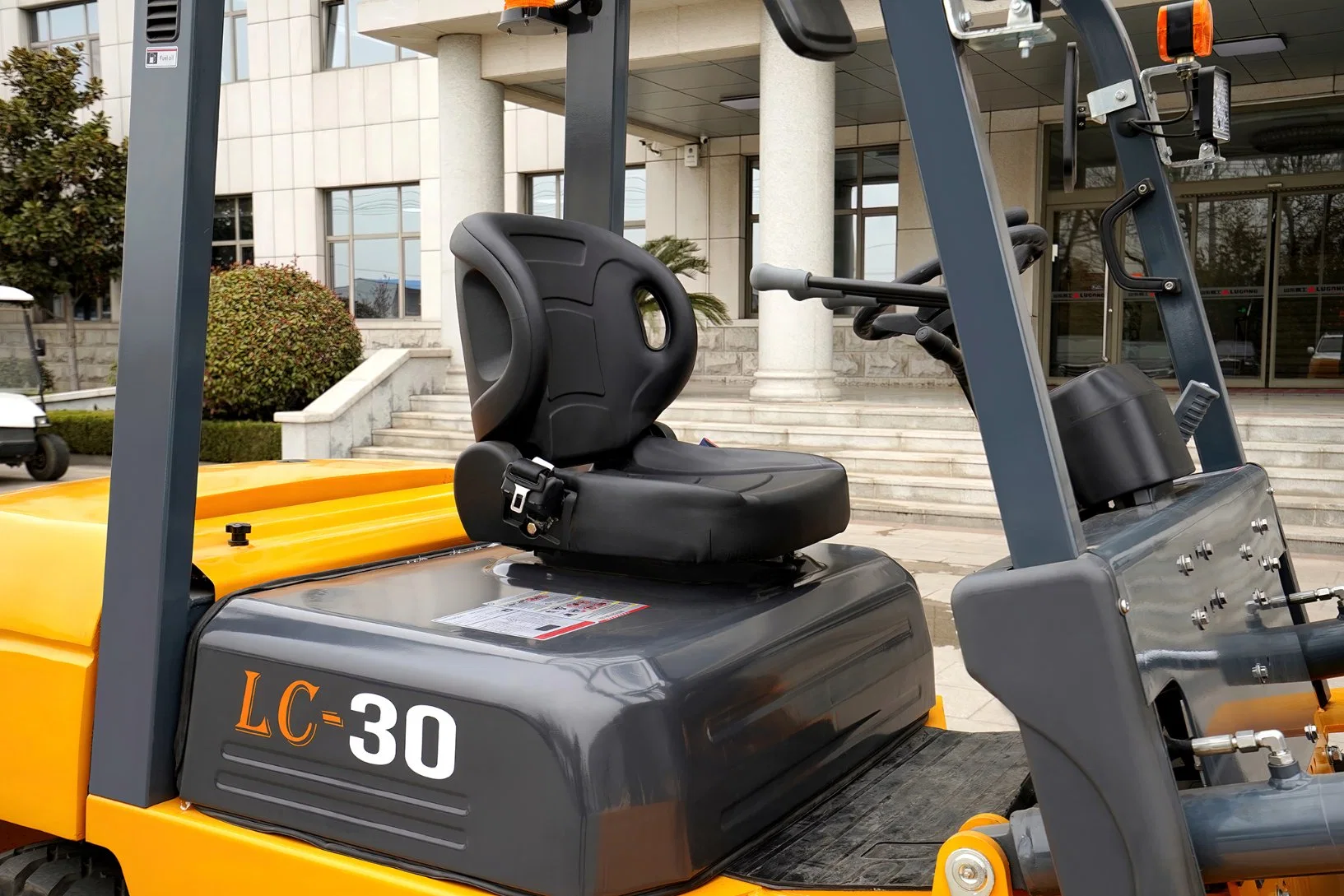 Shandong Lugong LC30 Diesel Forklift Chariot élévateur à fourche hydraulique manuel.