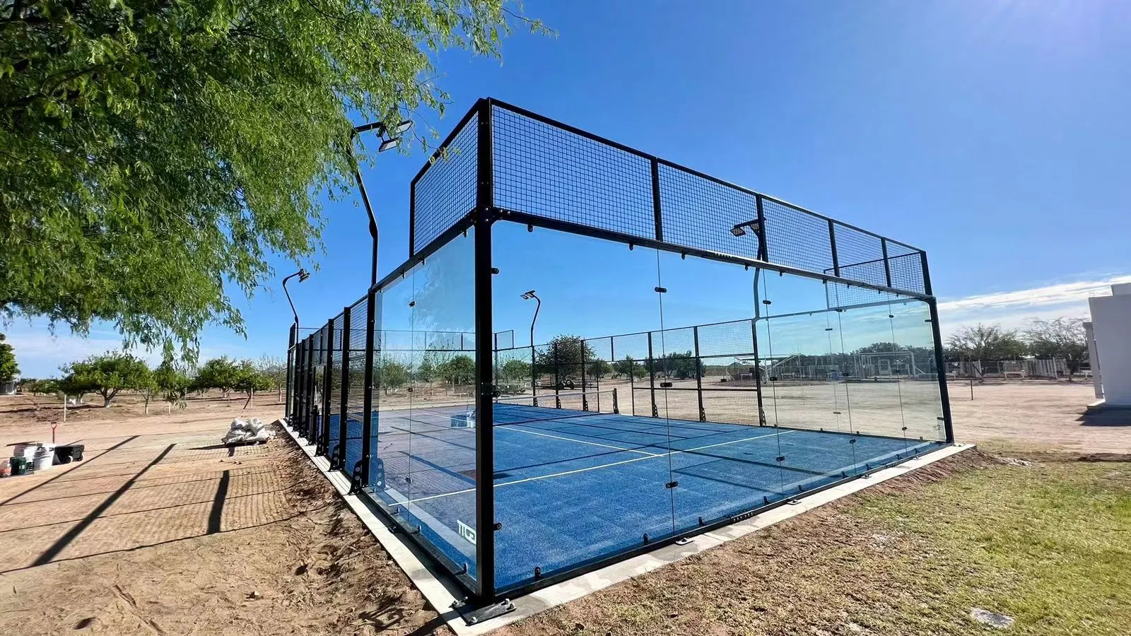 Novo padel de design Sstd, campos de relva texturizada, para exterior, LED quente CAMPOS de paddle panorâmicos GALVANIZADOS POR IMERSÃO