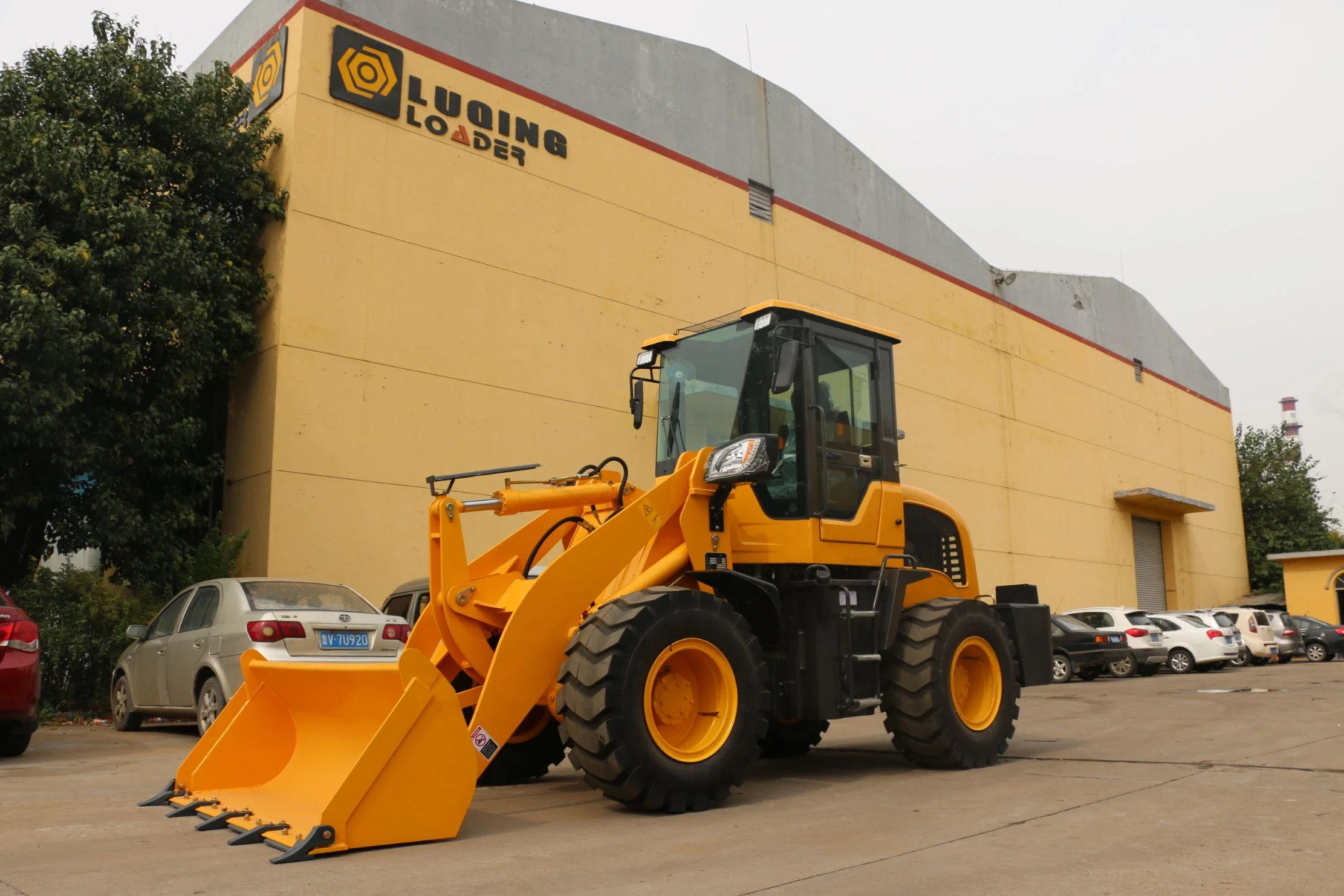 China Payloader Luqing Small Mini Front End Loader 1t 2t 3t 5t Lq918c 1 Ton 2 Ton 3 Ton 5 Ton Clamp Wheel Loader for Sale