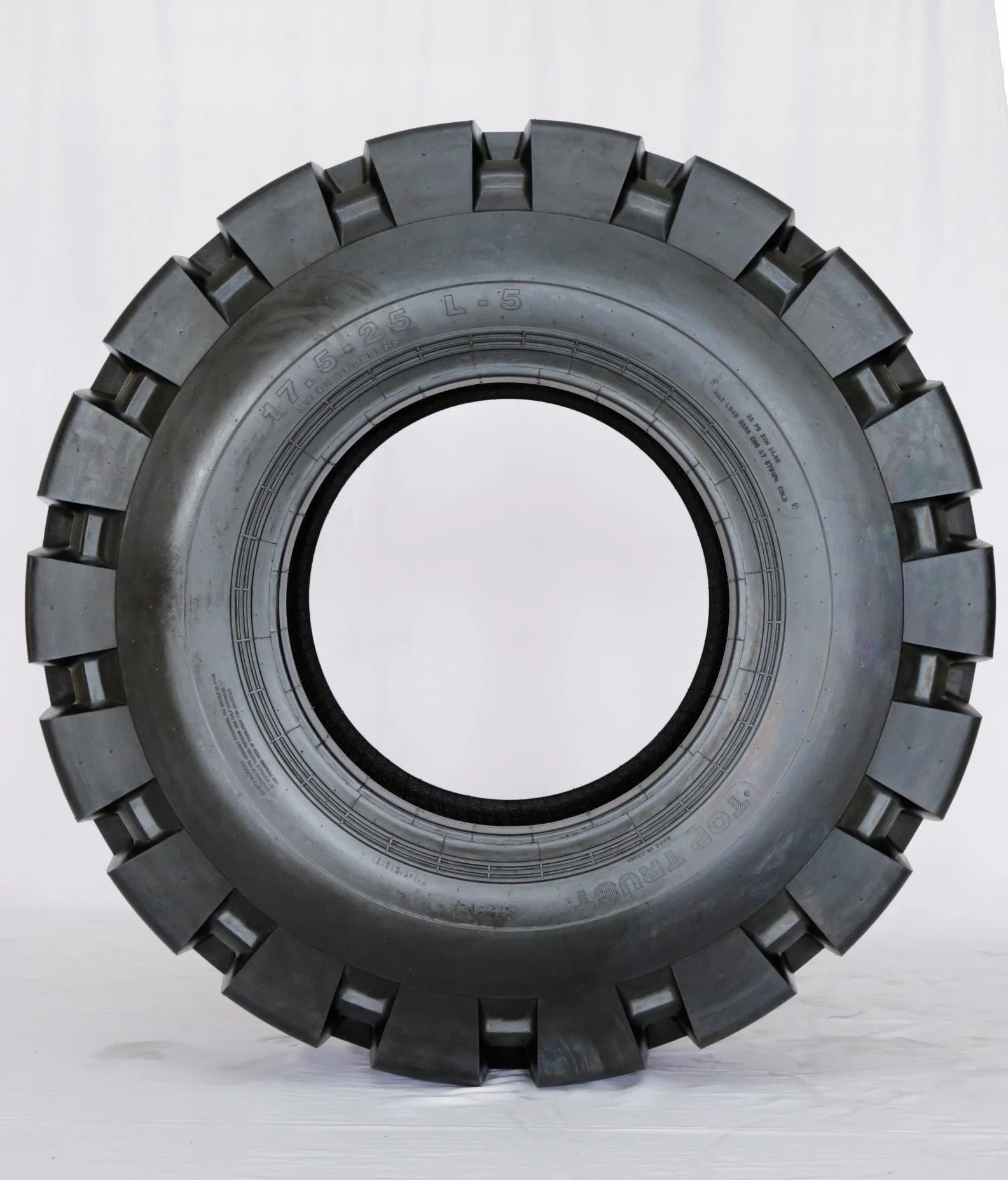 China Suppler Wholesale/Supplier L-5 OEM Nylon Bias Earthmover Loader Truck OTR Tire L-5 20.5-25 off-The-Road Tyre