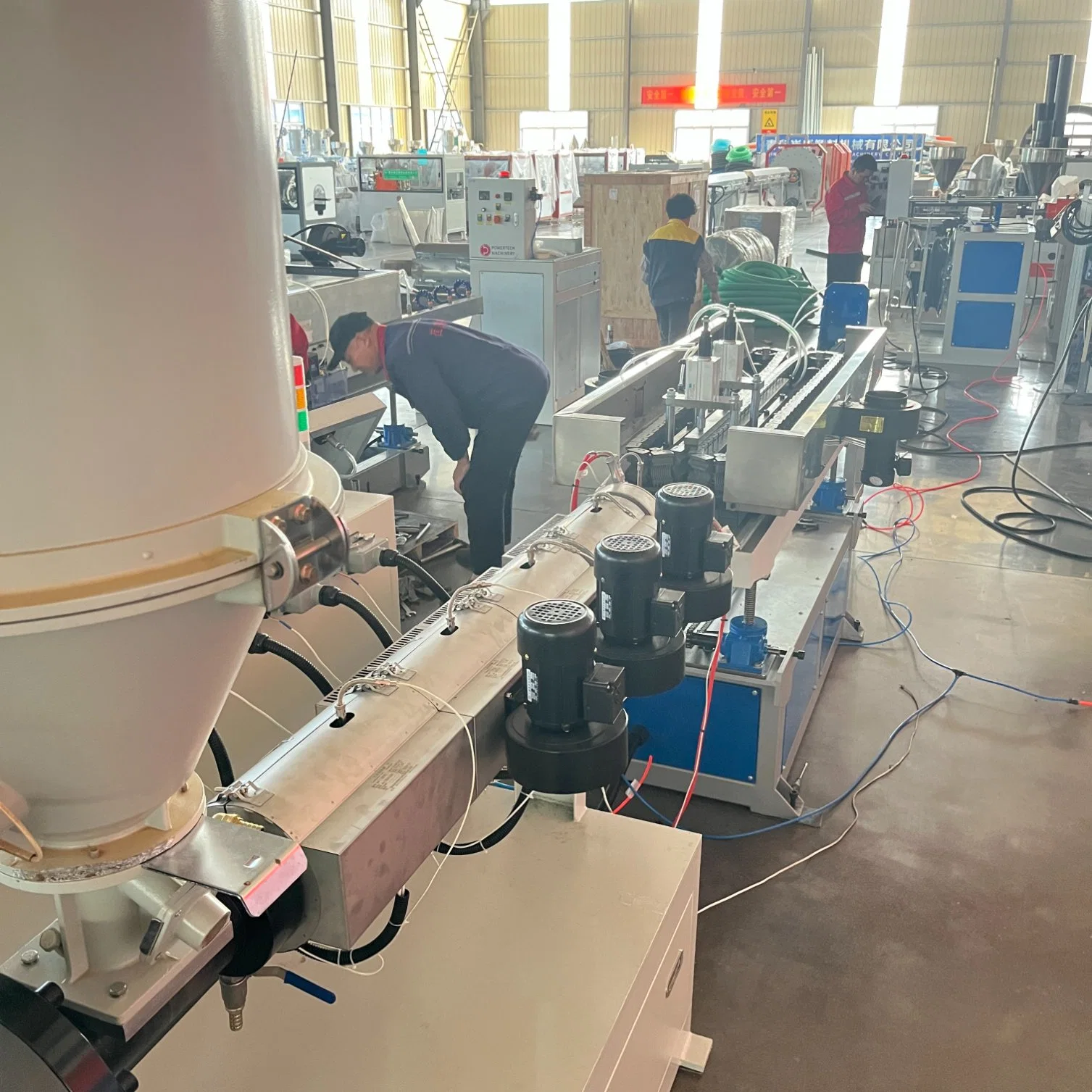 Conducto eléctrico Extruir plástico tubo flexible conducto ondulado máquina de fabricación de tubos