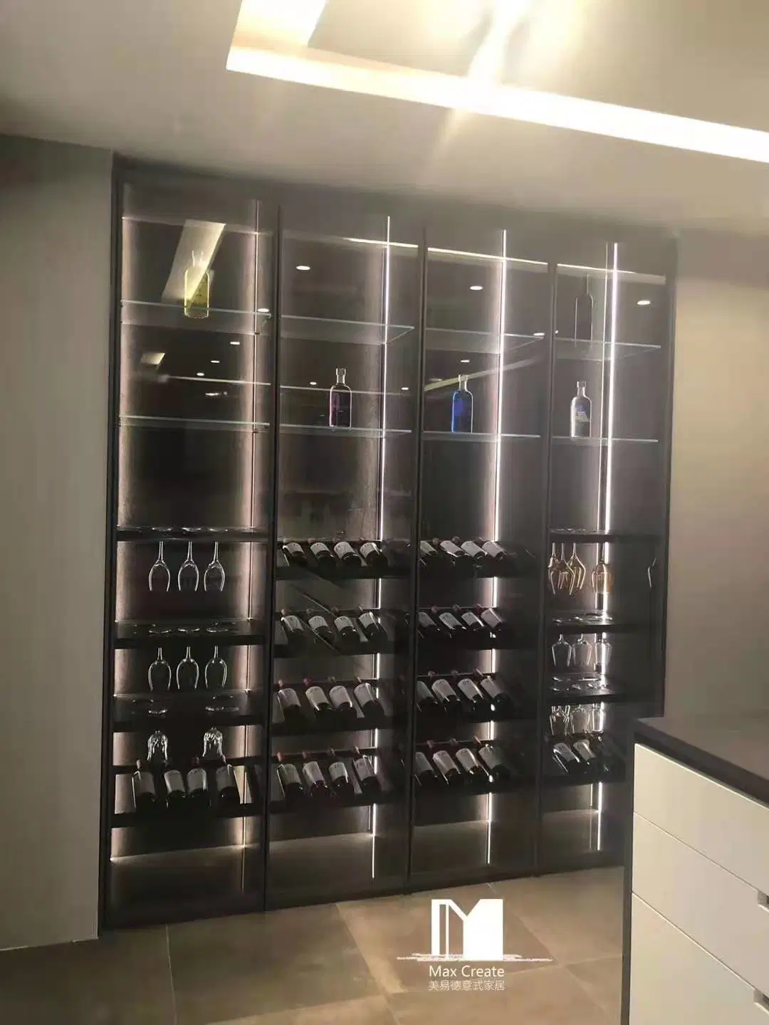 Customized MFC with Glass Wine Display Canibet for Gradevin Furniture