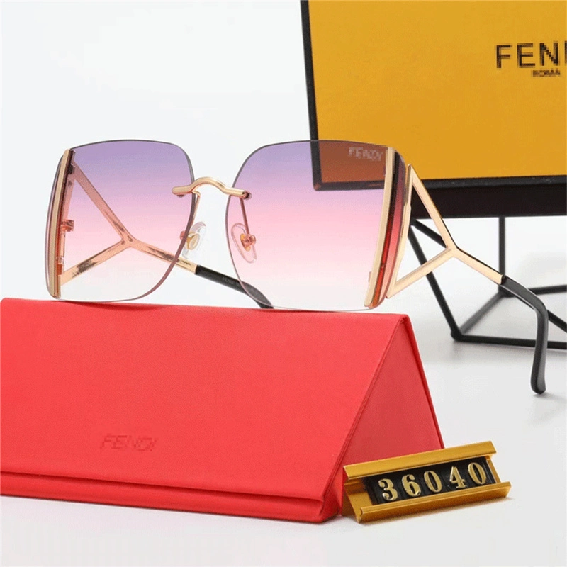 Commerce de gros de façon à chaud logo personnalisé Brand designer des lunettes de soleil 2023 Nouvelles Femmes Hommes carré de luxe des lunettes de soleil