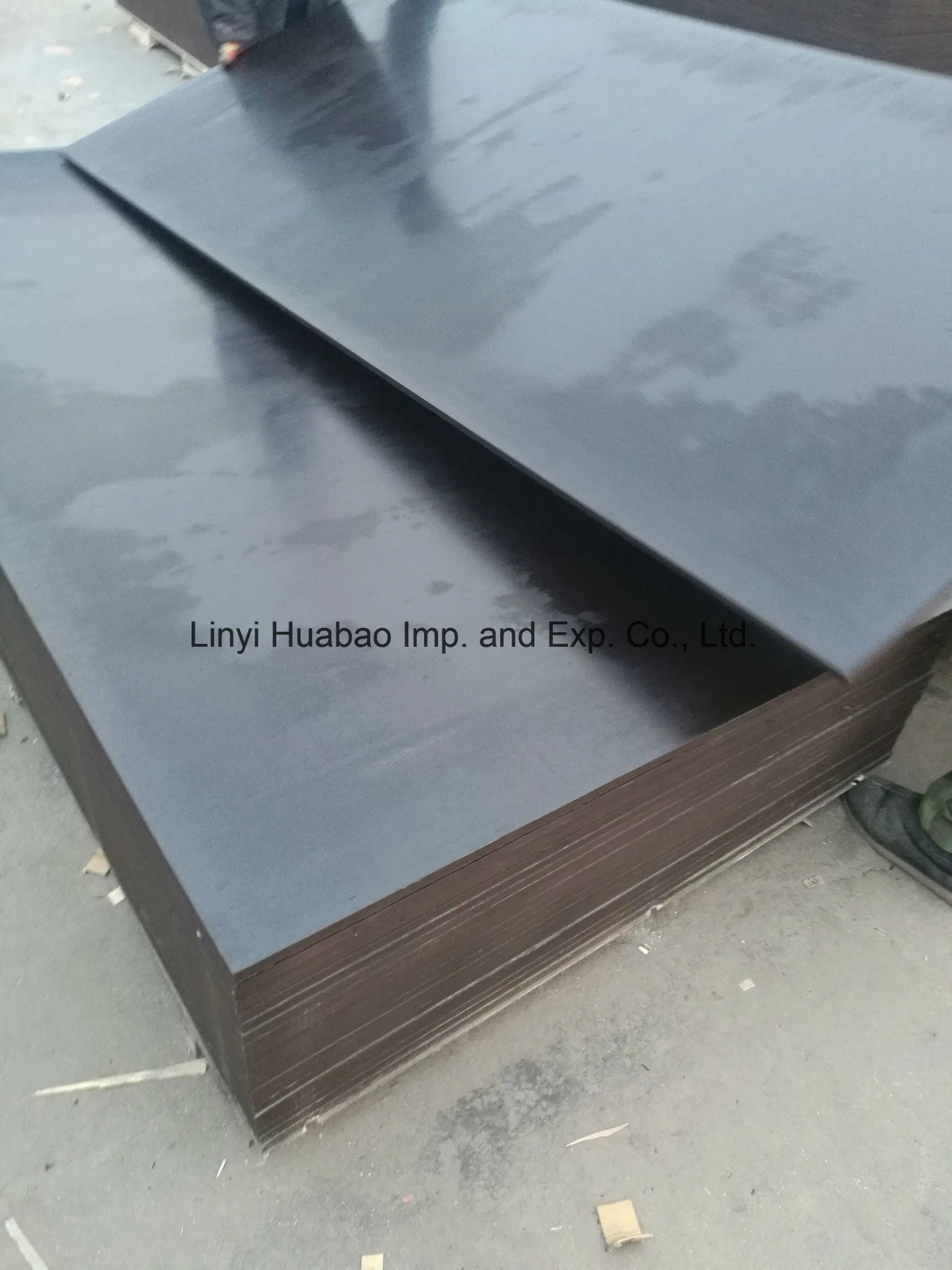 Chinese Film Faced Plywood with Poplar Core for Building (HBF058)