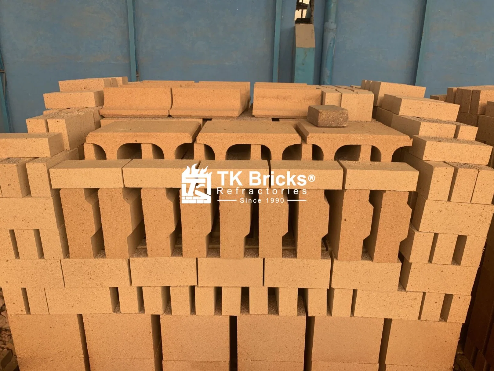 Refractory Bricks Price Top Quality Corudum Mullite Kiln Car Firebrick Used in Metallurgy Industry