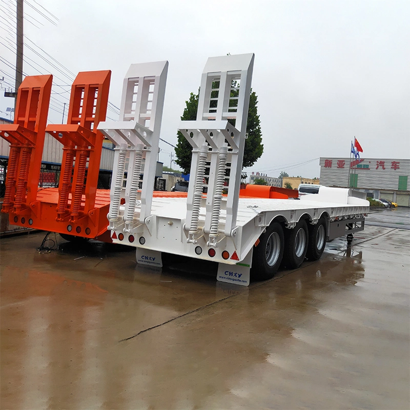 Tri-Axle Lowbed Semi Trailer Truck for Excavator / Heavy Duty Truck Transport with Standard Rims