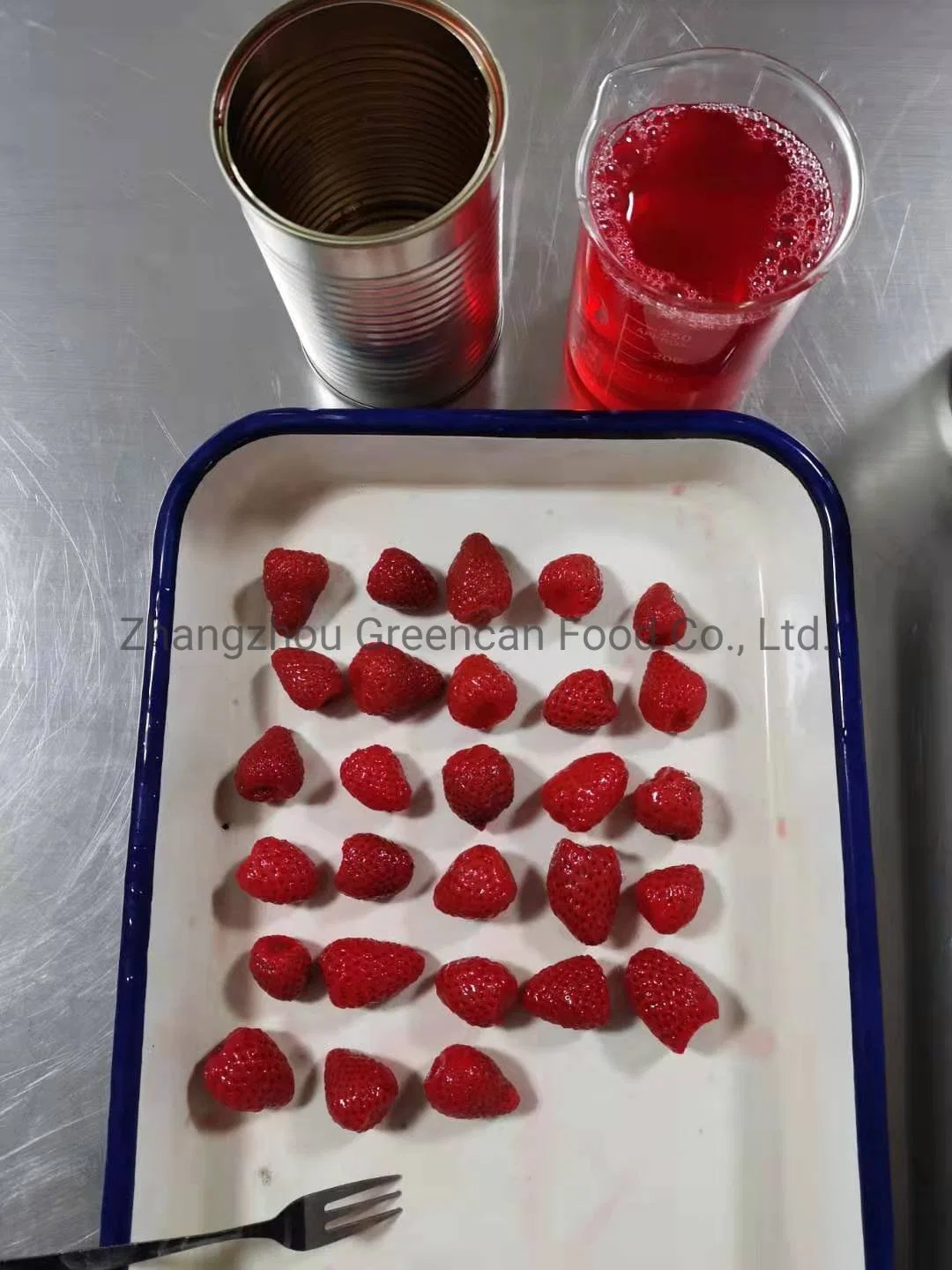 Natural Fruit Canned Fresh Strawberry in OEM