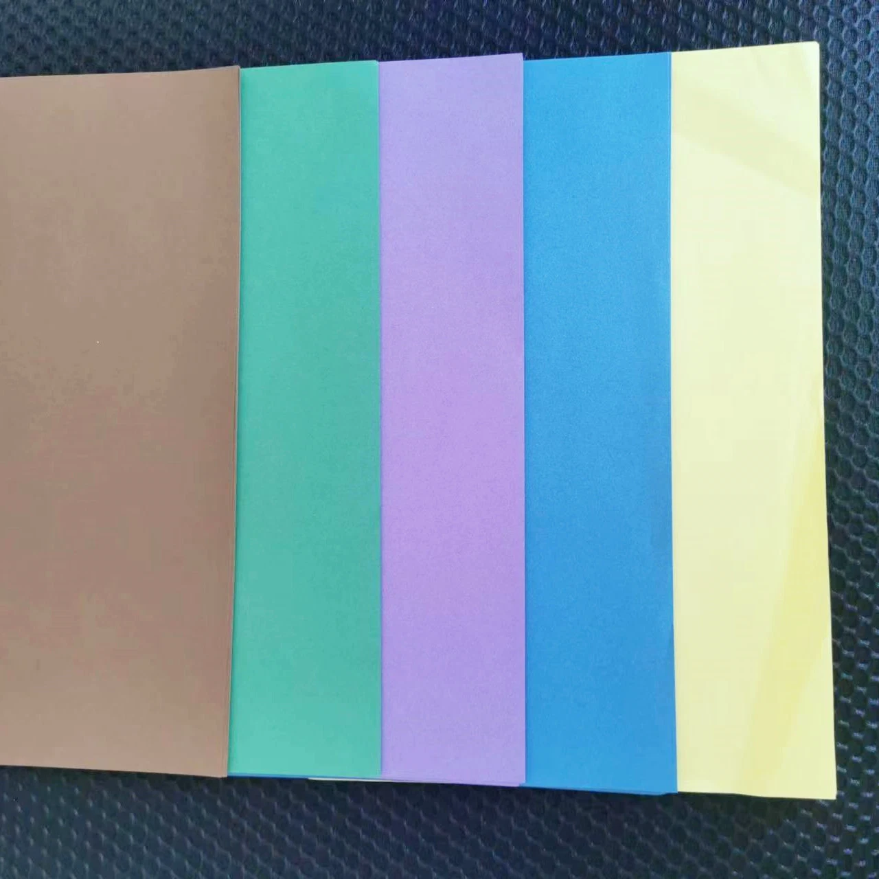 Good Quality A4 150GSM Color Card Paper for Office & Stationery