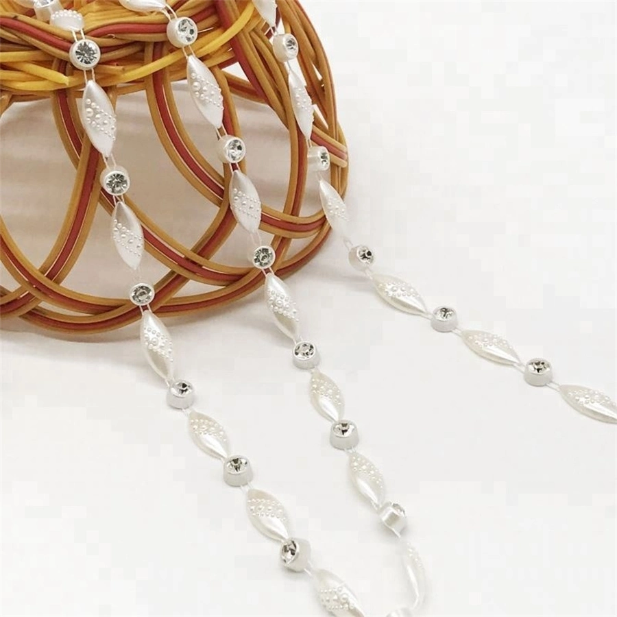 New Products Loose Beautiful White Leaf Shap Shinning Rhinestone Cup Chain with Pearl