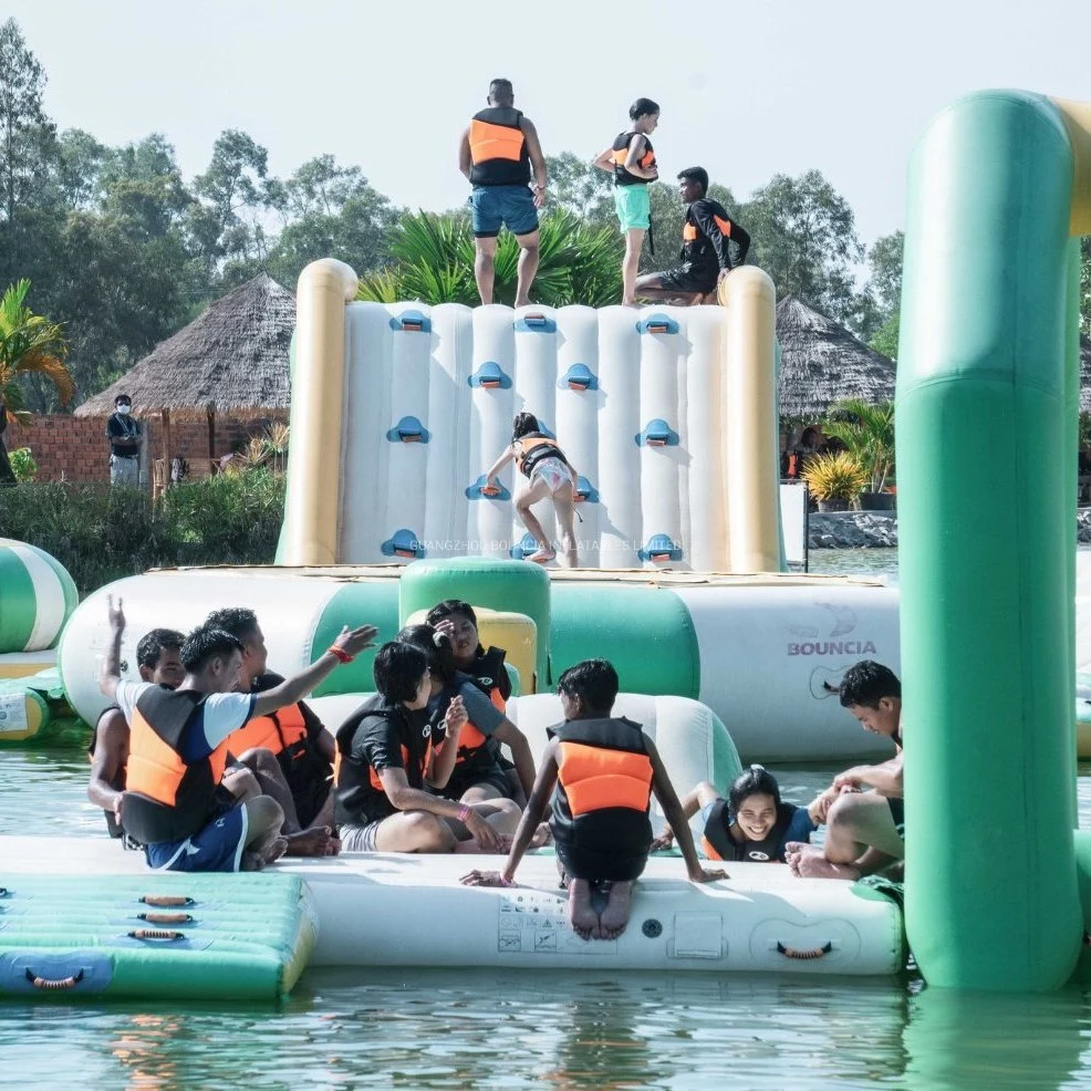 O Parque Aquático Inflável Bouncia para venda Parque Aquático Aqua parque de diversões para uso comercial