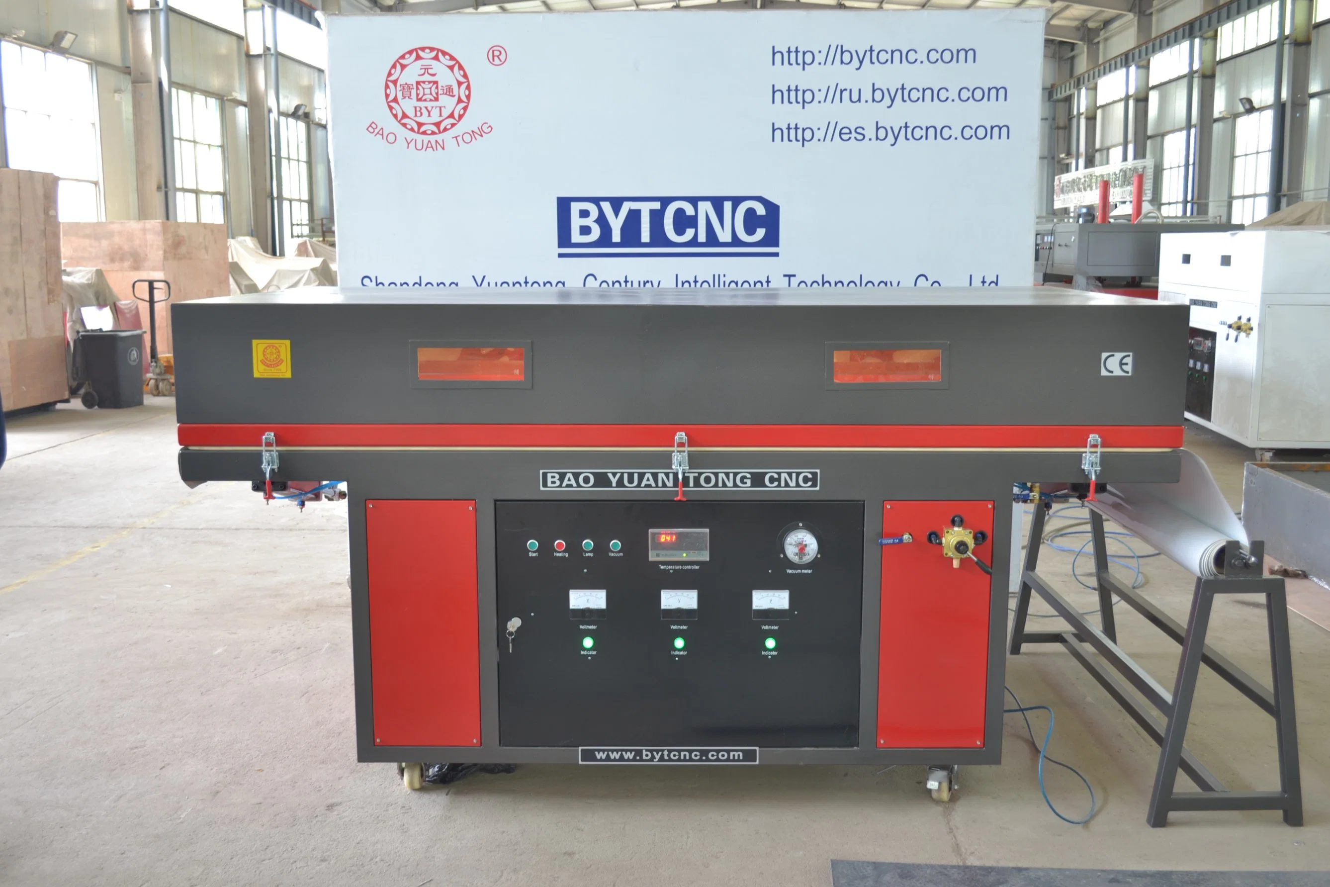 Bytcnc PVC laminate المطبخ خزانة باب آلة تفريغ الغشاء الصحافة Bfm-2600