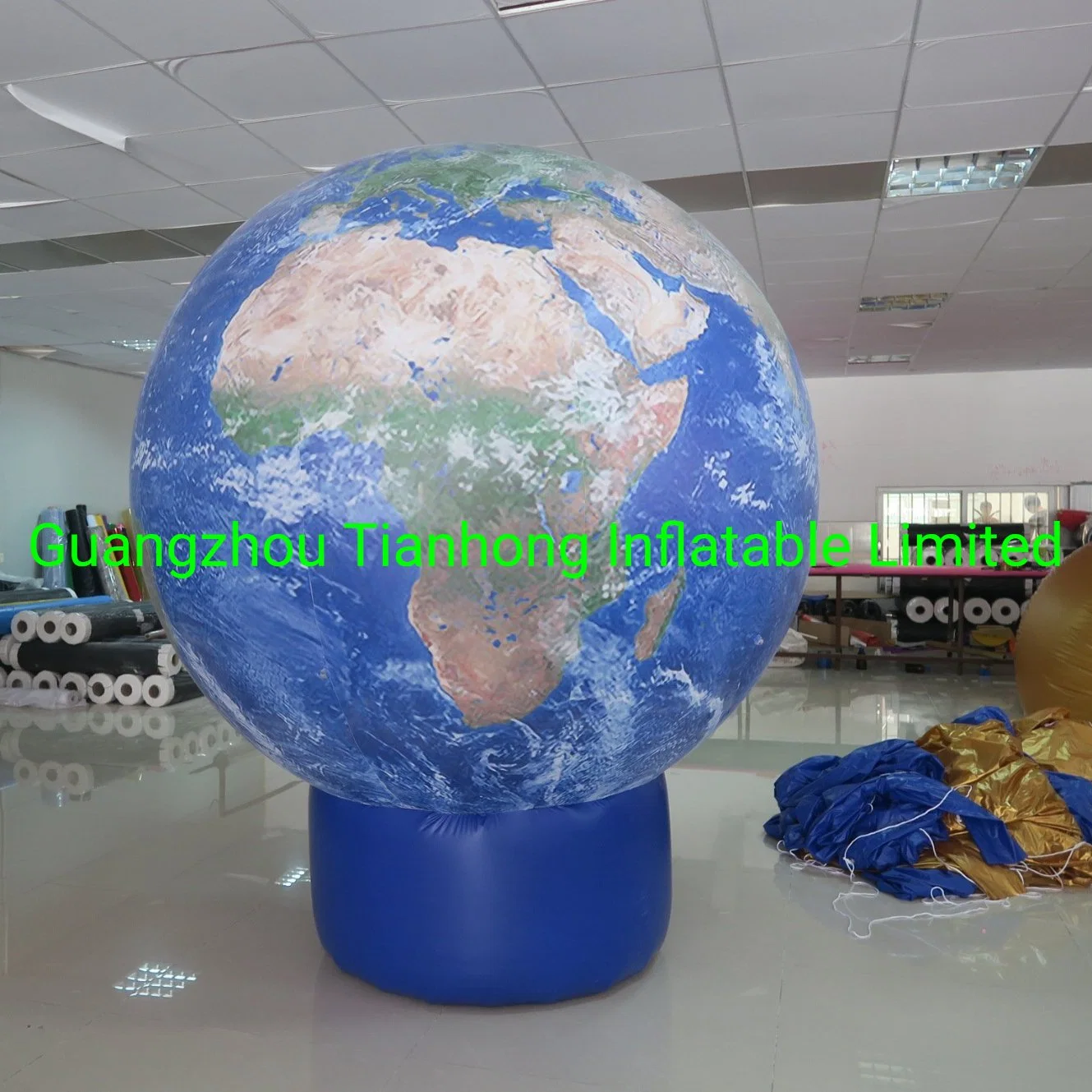 4m Tall Inflatable Earth Parade Balloon Advertising Balloon