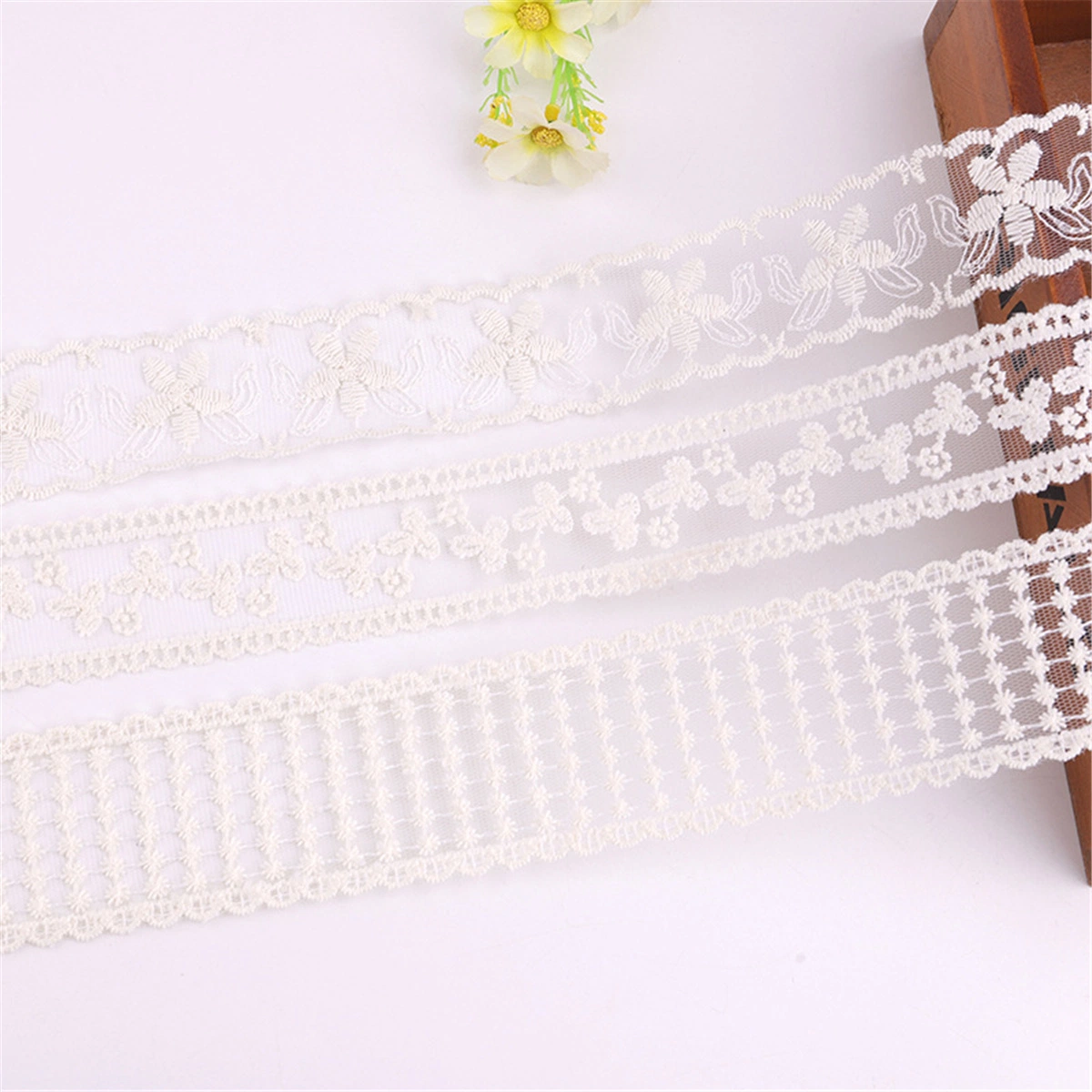 Off-white Lace Fashion évidé hydrosolubles Maille de broderie dentelle accessoire du vêtement