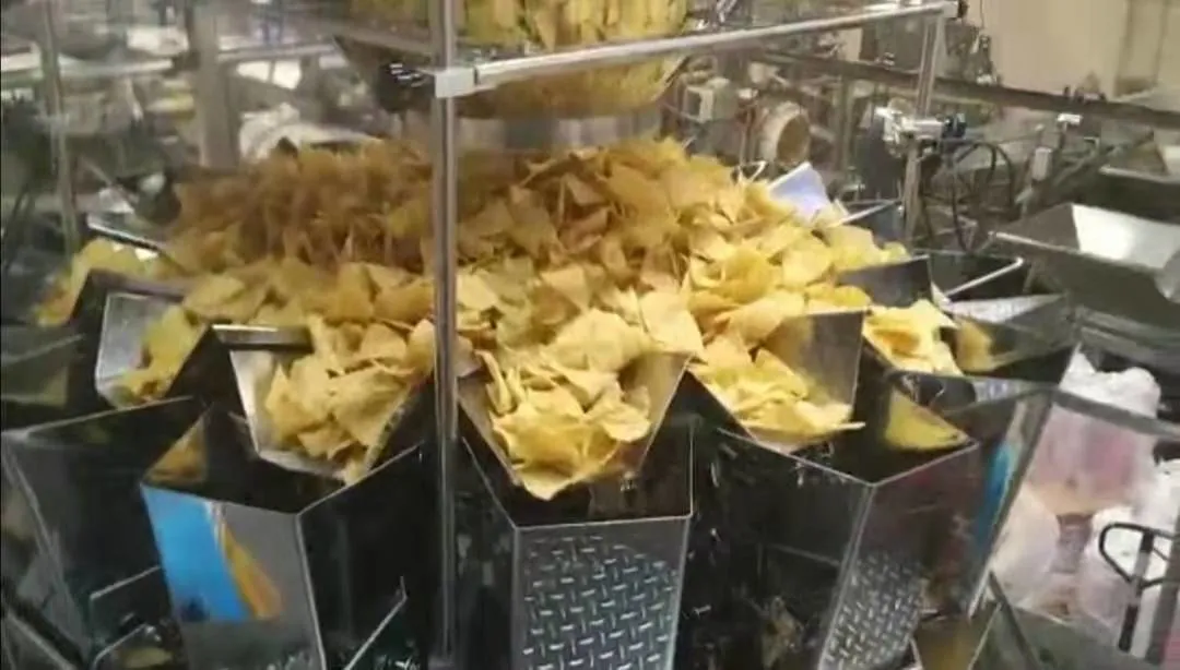 Papas Fritas Weigher multifuncional de cabezas múltiples máquinas de embalaje con nitrógeno Flushing