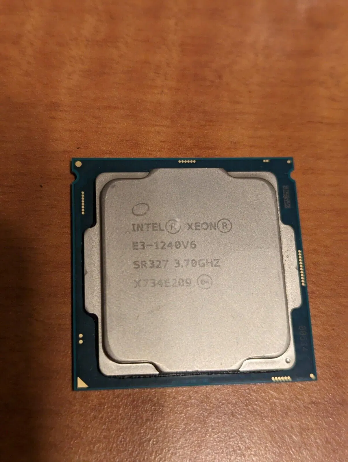 معالج Intel Xeon رباعي النواة E3-1240V6 LGA1151 CPU