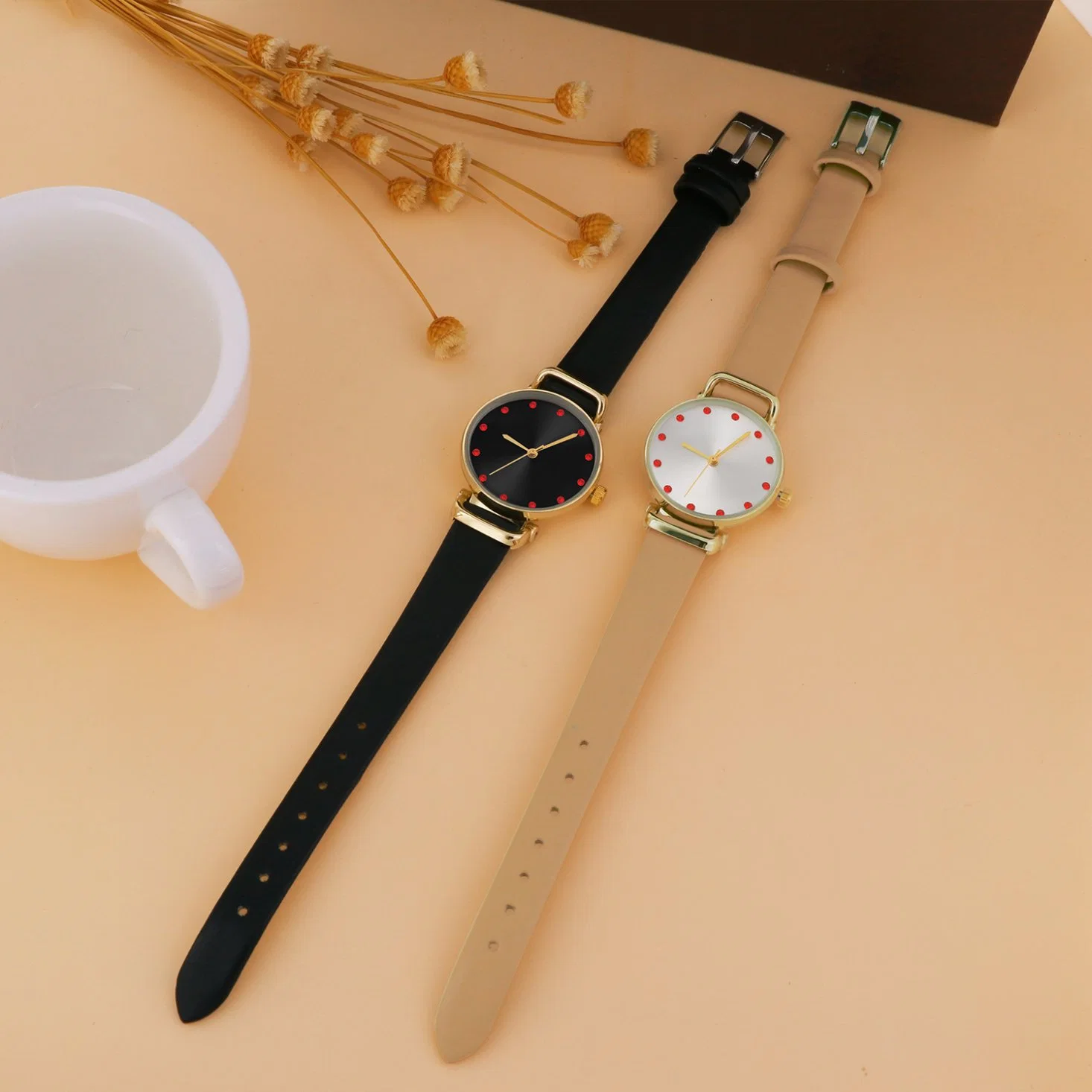 Customized Lady Watch Leather Watch Alloy Watch Factory Gift Watches Stock Watch