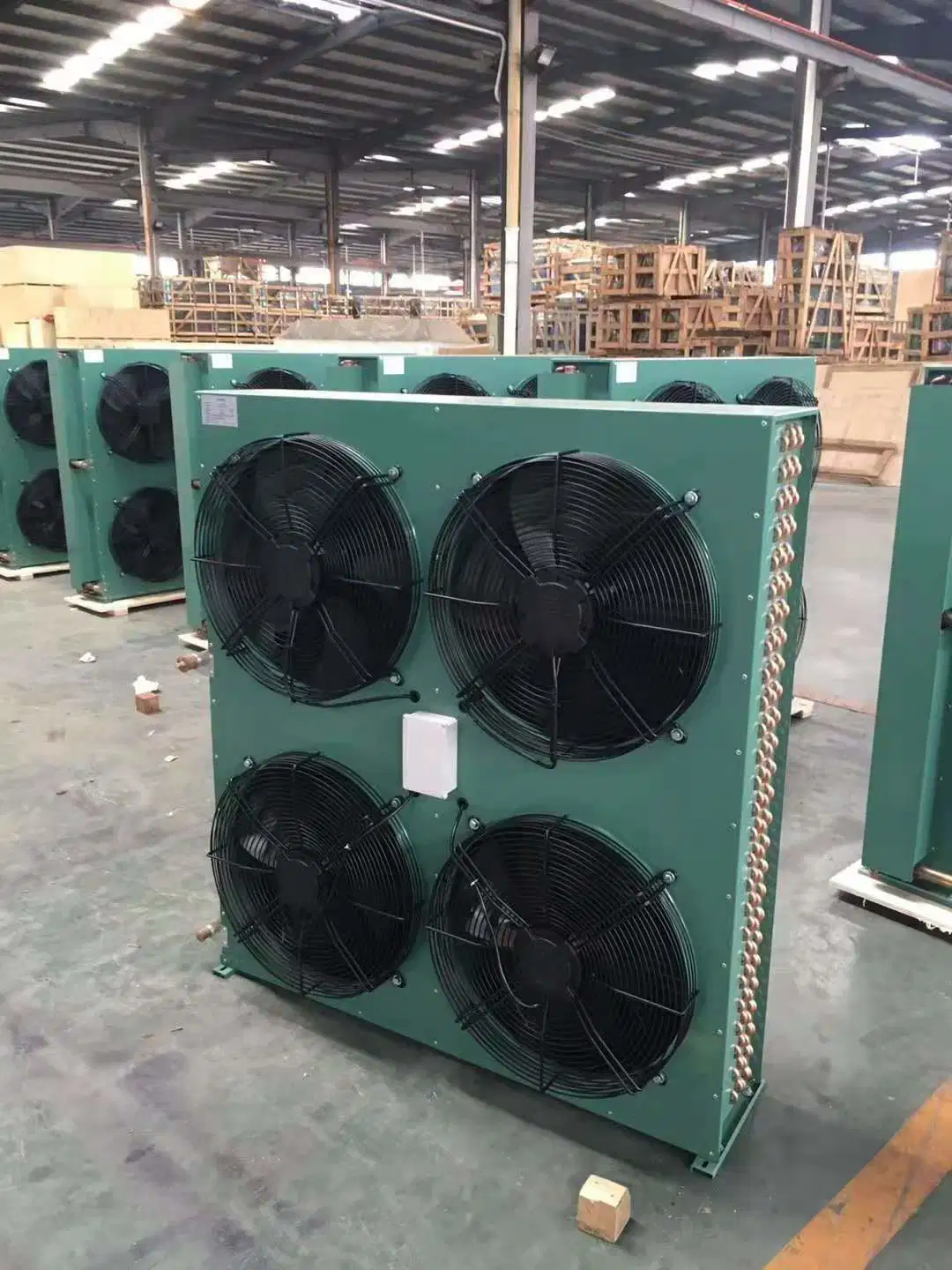 Bajo ruido Air-Cooled condensador tipo plano tubo para un sistema de refrigeración con el ventilador