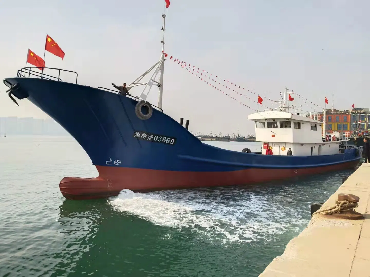 China Manufacturer 42.7m/140FT Steel Commercial Trawler and Gillnet Freezer Fishing Ship for Sale