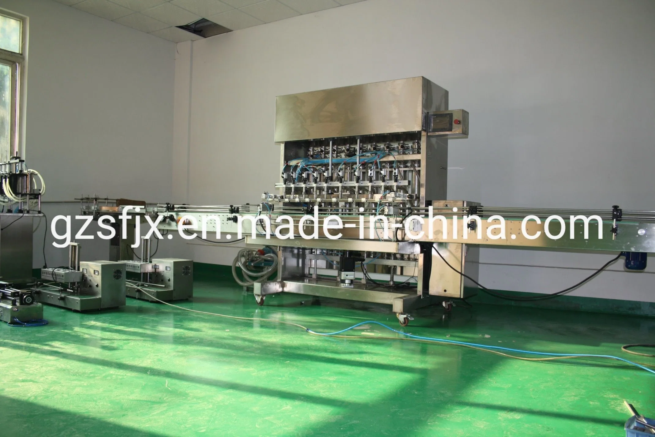 Linear Piston Automatic Cooking Oil/Vegetable Oil/Edible Oil Bottle Packaging Filling Bottling Machine