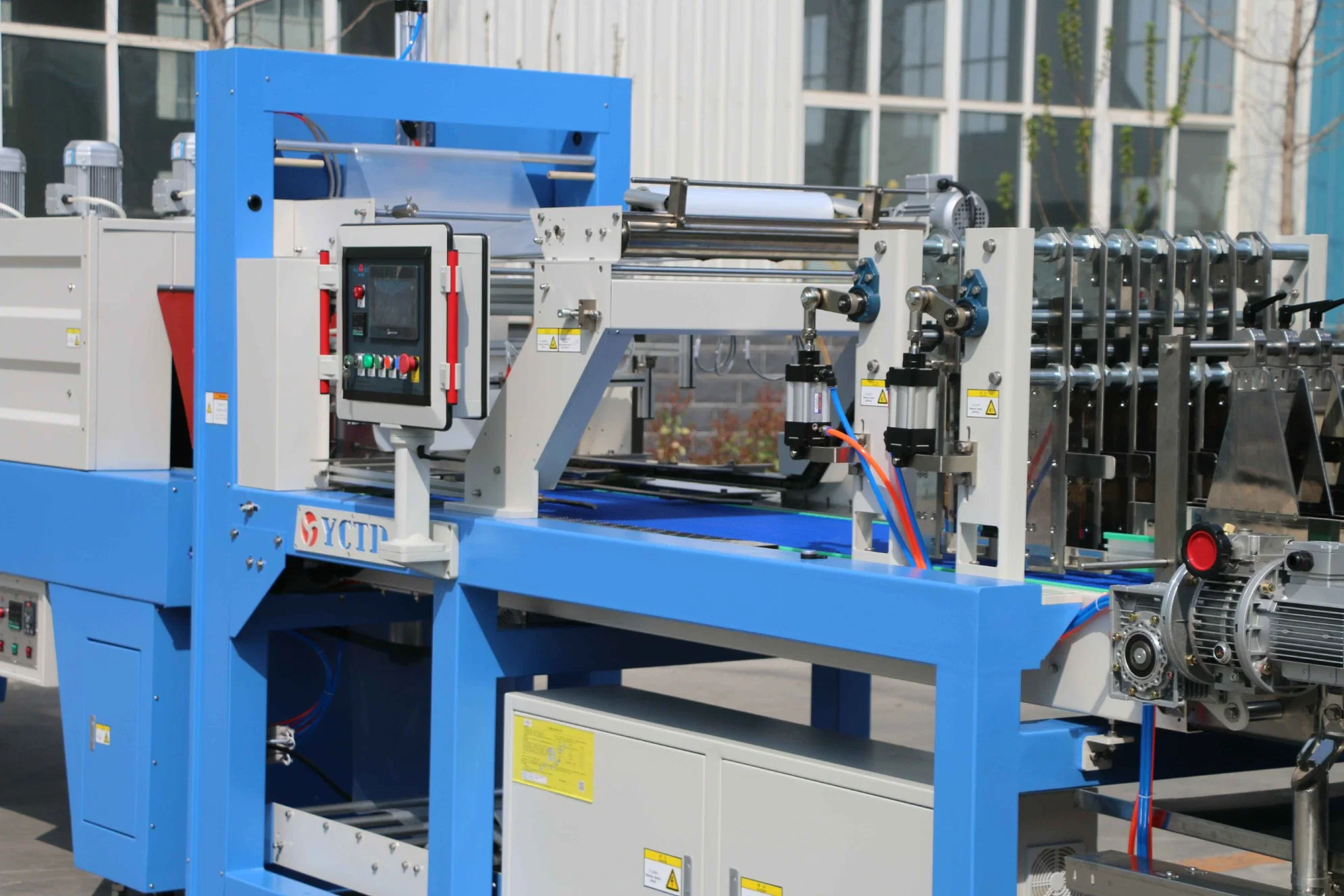 YCTD Highly Efficient Shrink Wrapping Machine for Bottled Water Packaging