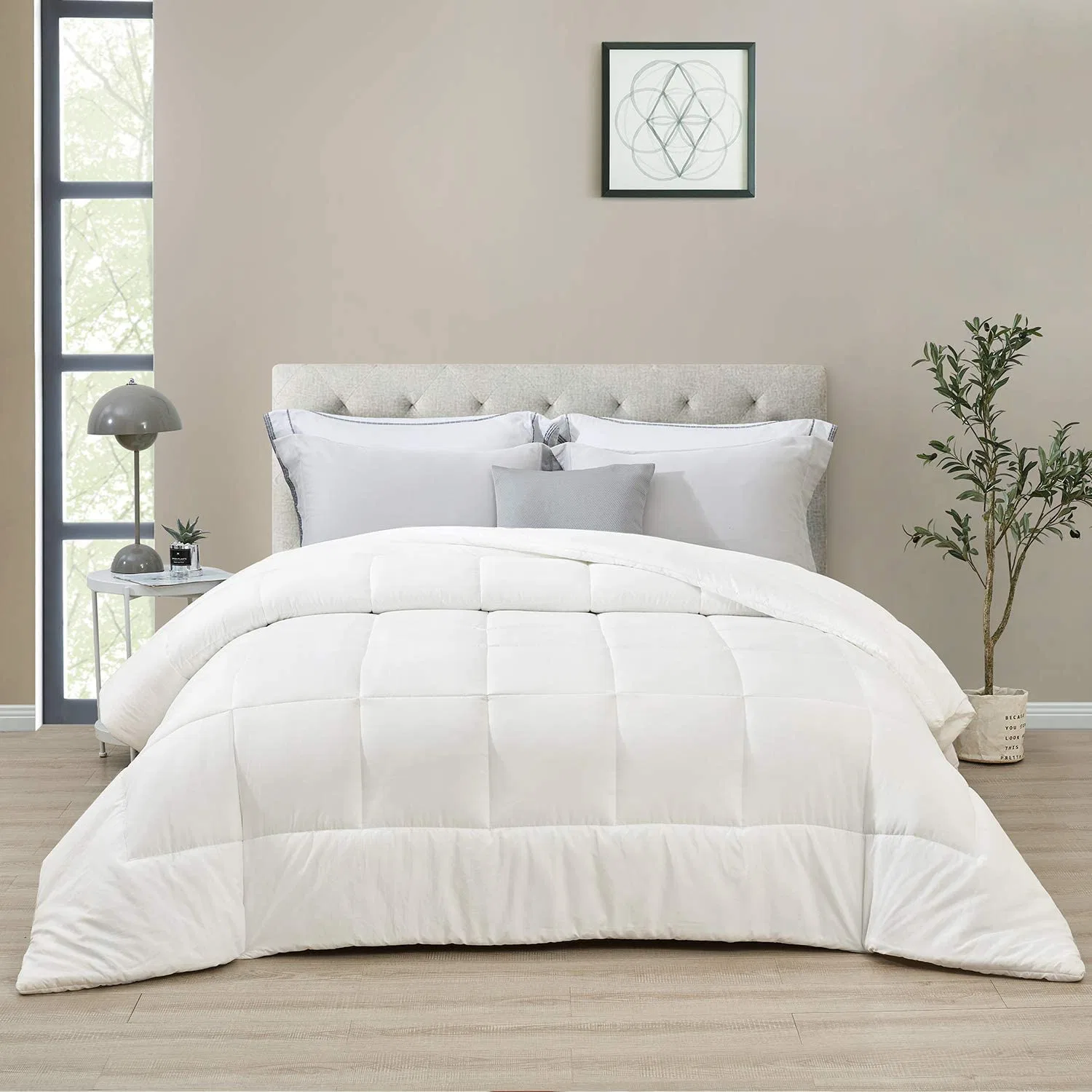 Preço de fábrica Branco baixo alternativa roupas de cama de design personalizado Quilt Atacado Acolchoado de verão com caixa de microfibra de poliéster king size