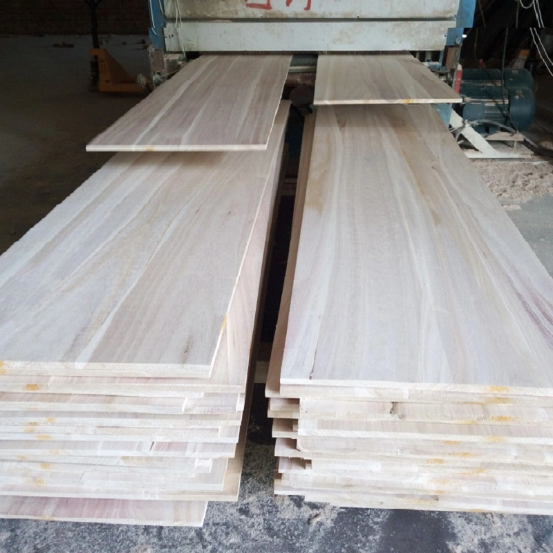 Planche de bois en paulownia Kiri, respectueuse de l'environnement, pour atelier industriel, couleur naturelle du bois.