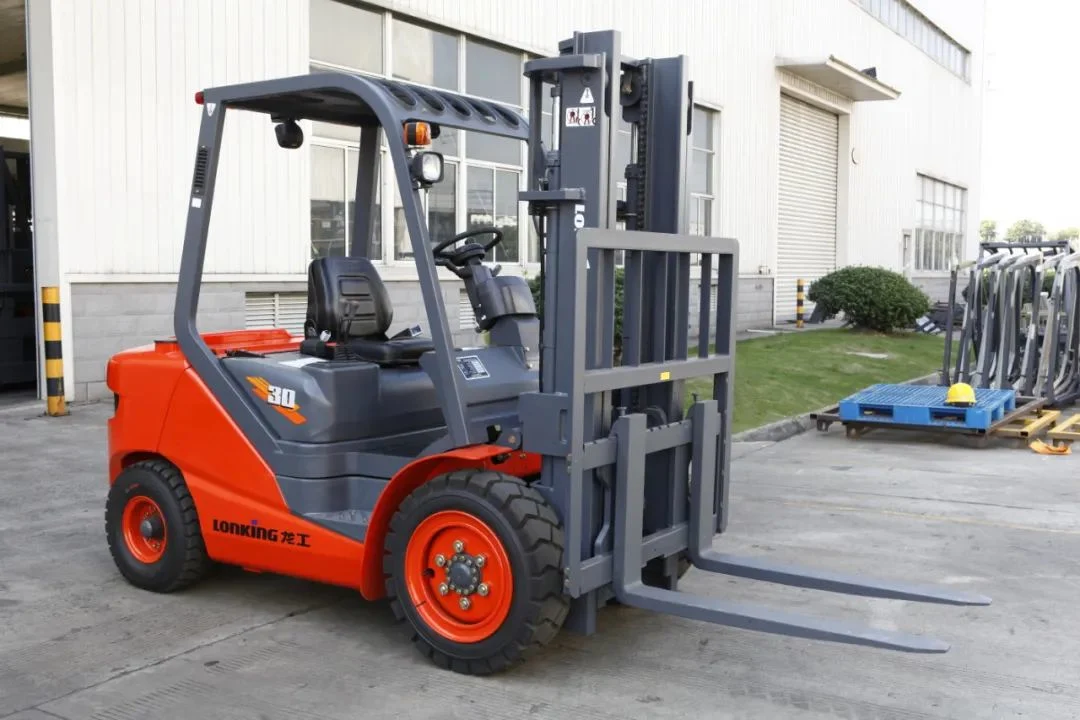 Four Wheels Diesel Forklift Truck LG30dt with 3000kg Lifting Capacity