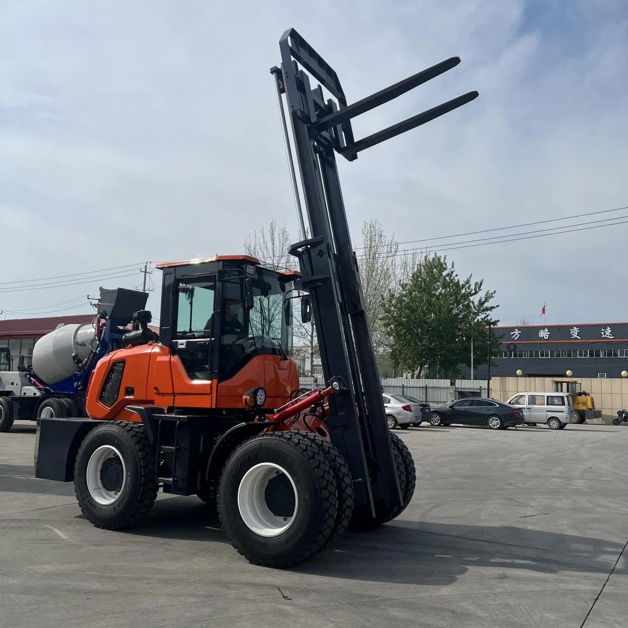 7 Tons Wheeled Lifting and Handling Forklift Loader