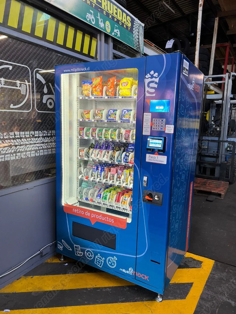 آلة بيع الطعام الأوتوماتيكية المبرّدة للمشروبات والوجبات الخفيفة تقبل عملة تايلاند /اليورو /Apple Pay /QR Code