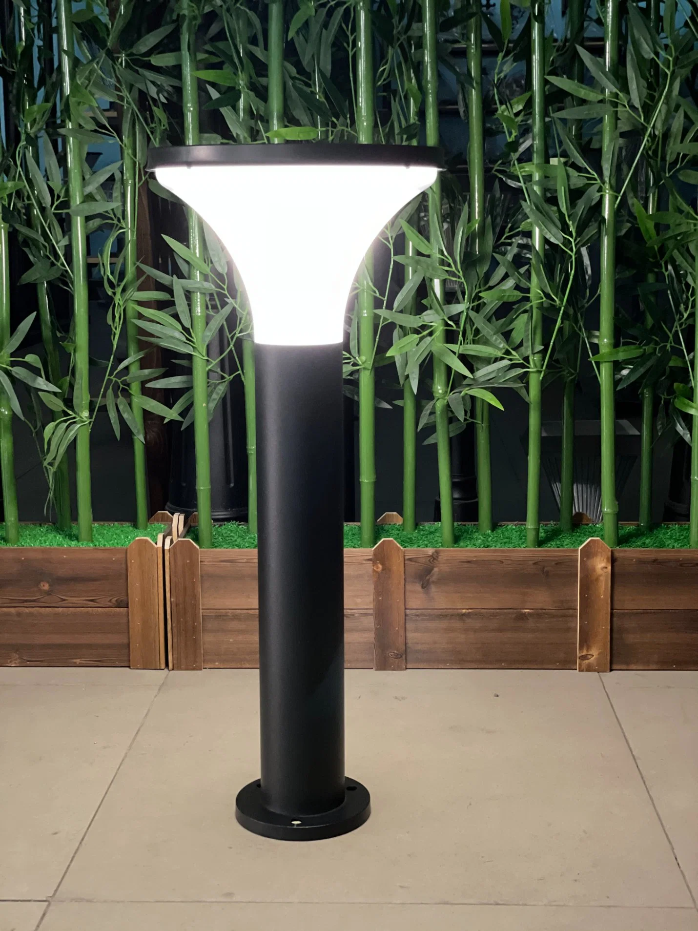 Hot Selling Outdoor Garden Pathway Yard Pillar Light LED Solar Light