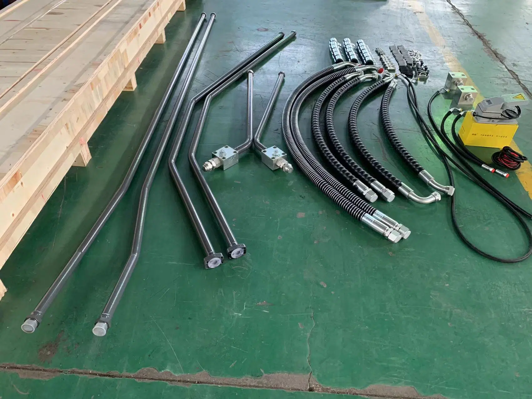 R215 R225 Excavator Aux Hydraulic Pipeline Free-Welding Piping Kits for Rock Breaker Hammer System with Electromagnetic Control Valve