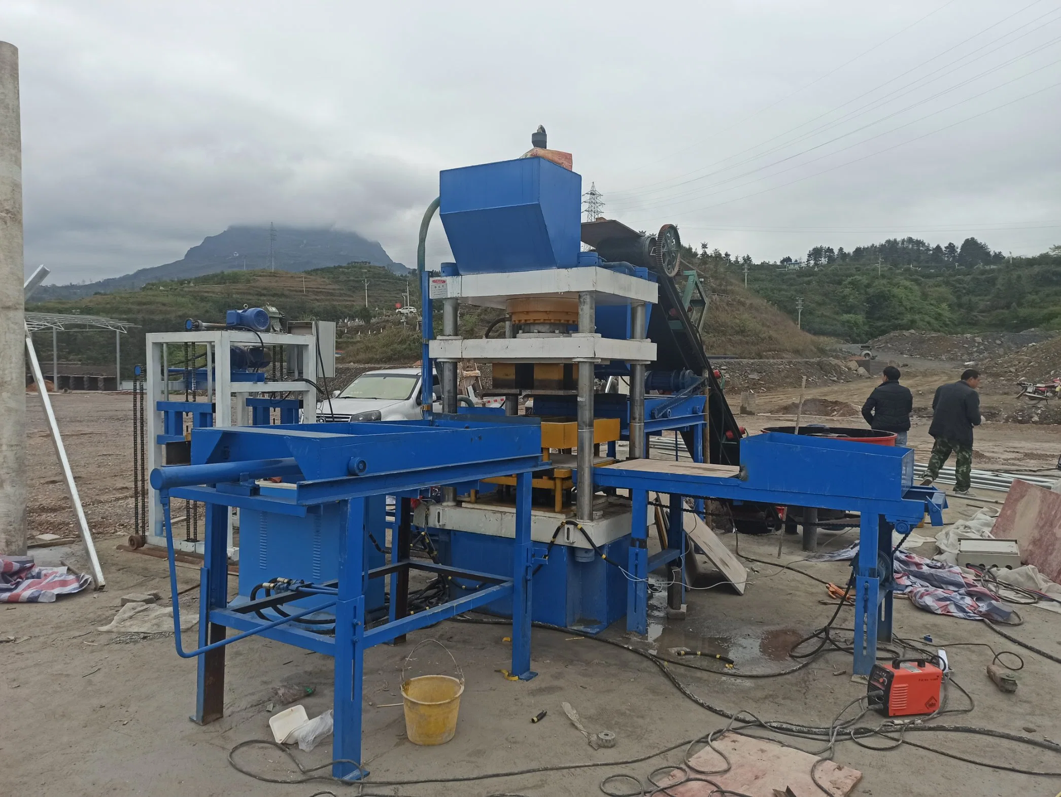 Fabrication de petits briques machine verrouillage Hallow Paving ciment blocs moulage Machines