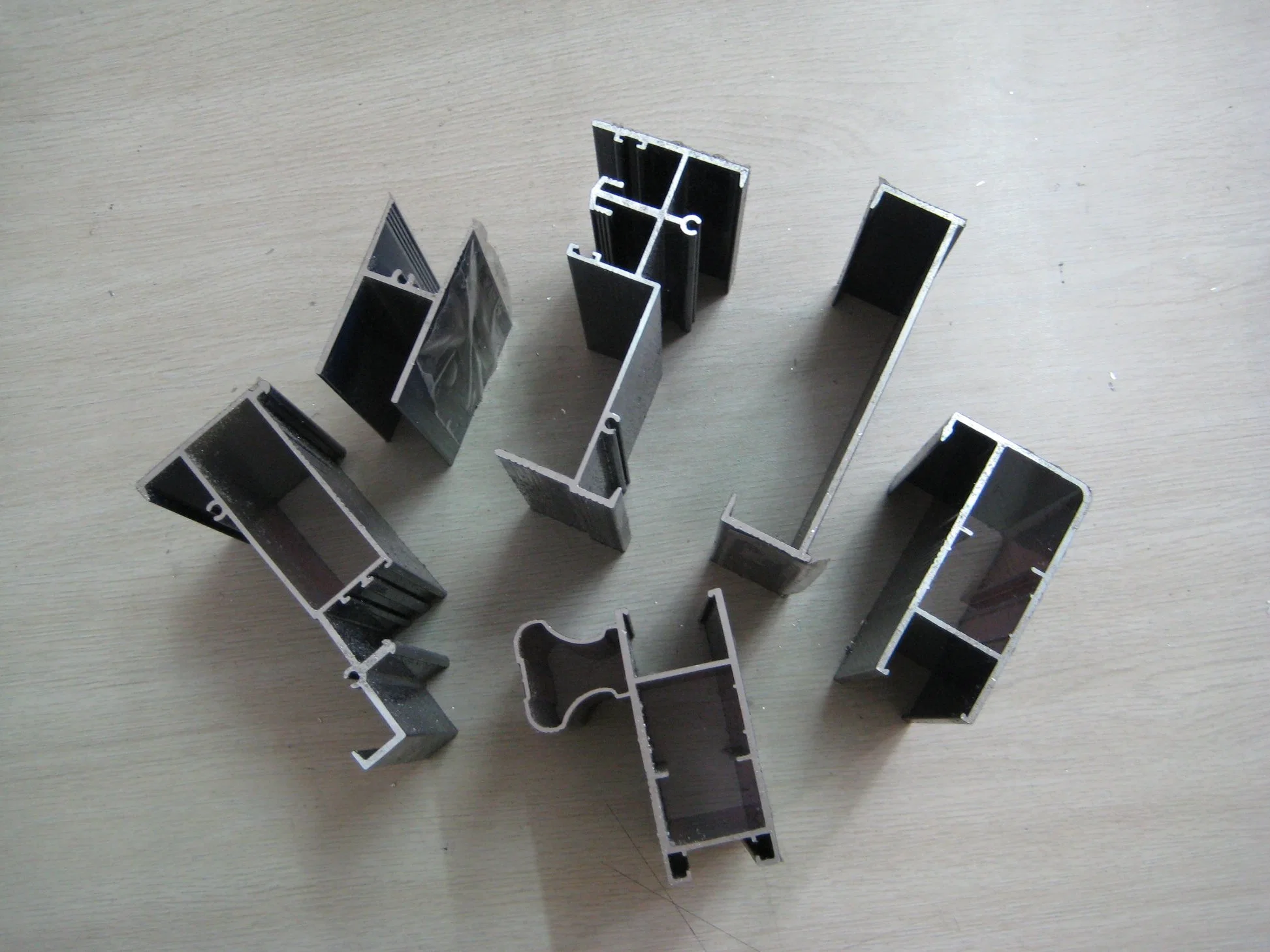 Reliable Reputation Aluminium Profiles for Aluminium Windows Doors Curtain Walls