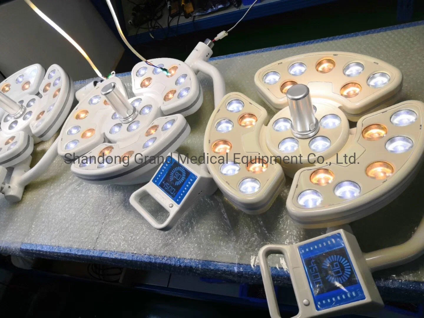 Dental Operatory Lights Suirgical Operating Lamp Shadowless 26 LED Lens Touchscreen Panel Sensor Dental Implant Surgery Lamp