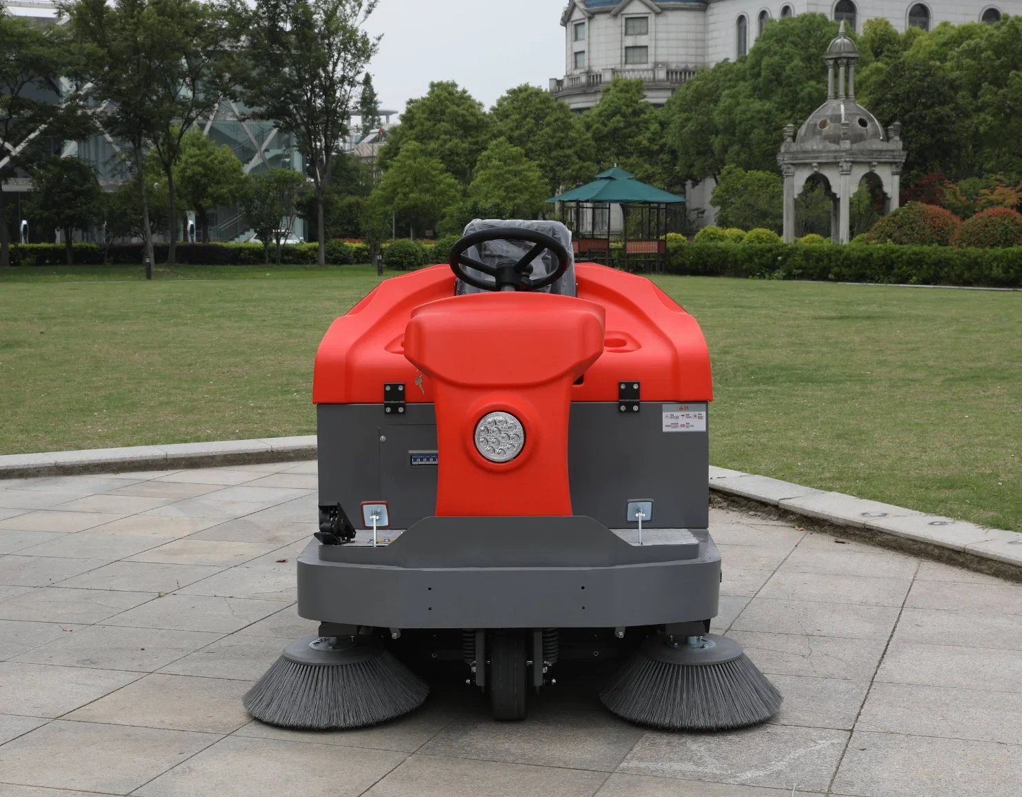 Commercial Industrial Ride-on Floor Sweeper Electric Road Floor Sweeper Cleaning Machine